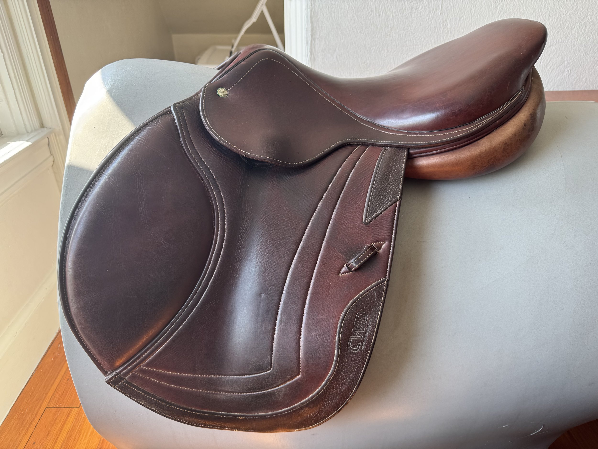 17.5" CWD SE01 Saddle