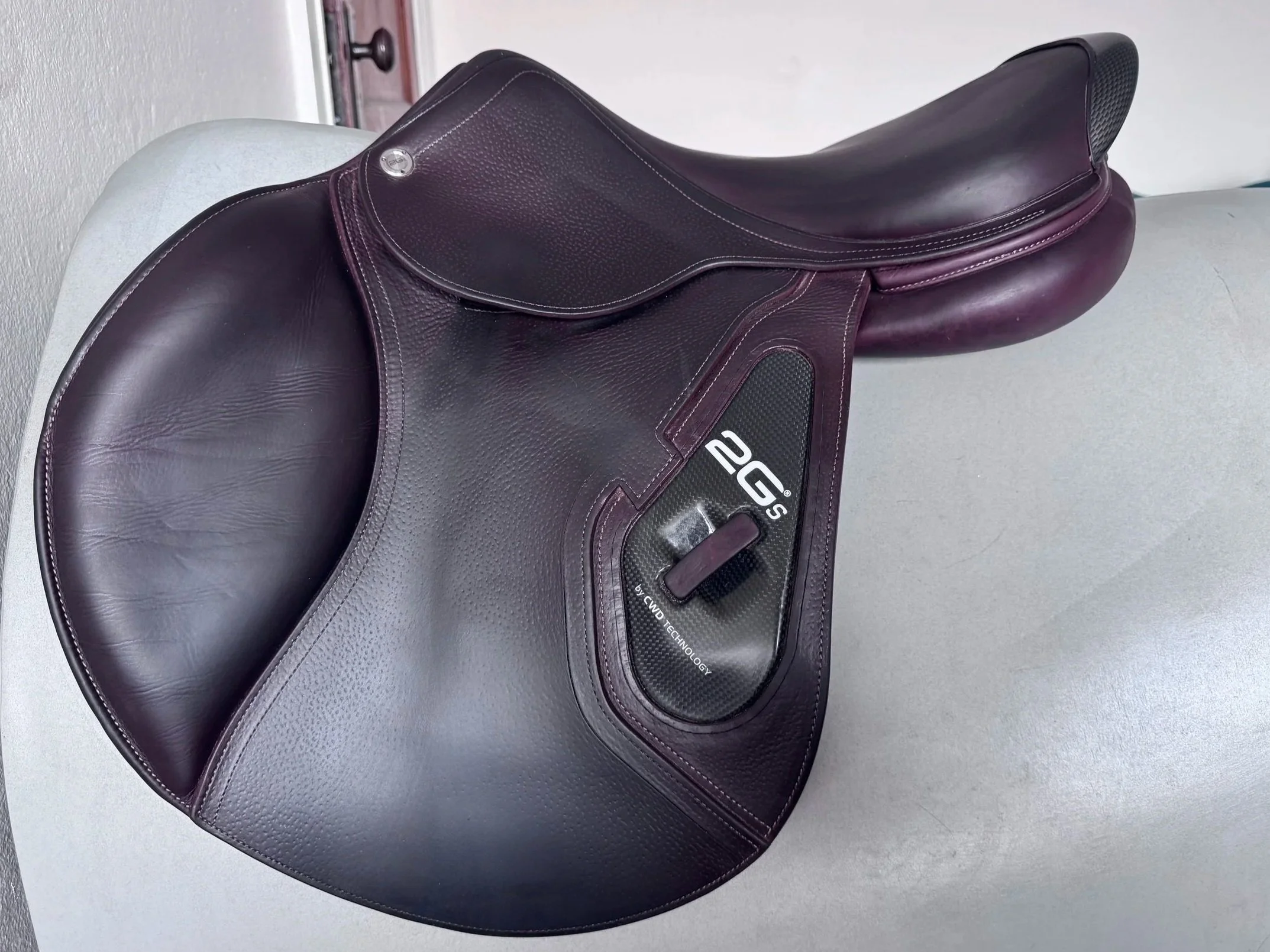 17" CWD SE25 2Gs Saddle - 2018 - 2C - Grain / Buffalo - MINT - Left View 4