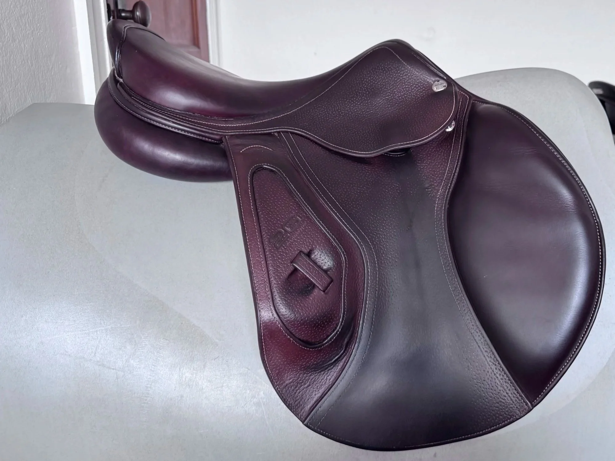 17" CWD SE29 Hunter 2Gs Saddle - 2017 - 2L - Grain / Buffalo - Right View 7