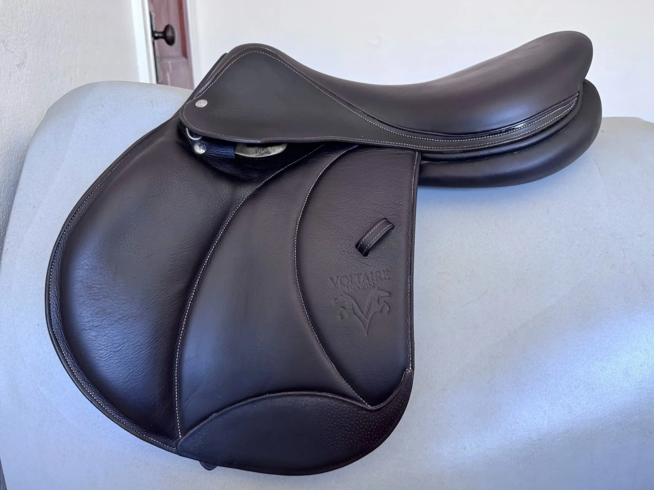18" Voltaire Palm Beach E PRO Saddle - 2023 - 2A - Full Buffalo - EQUISENSE TECH - Left View 1
