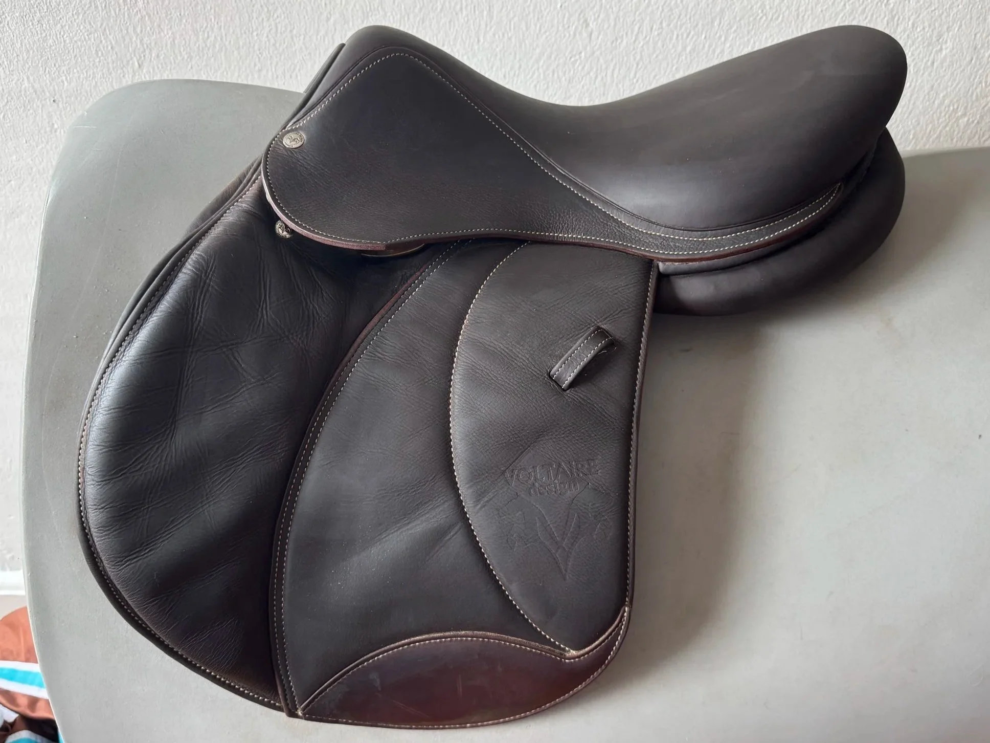 16.5" Voltaire Palm Beach Saddle 2A Full Buffalo - Left View 2