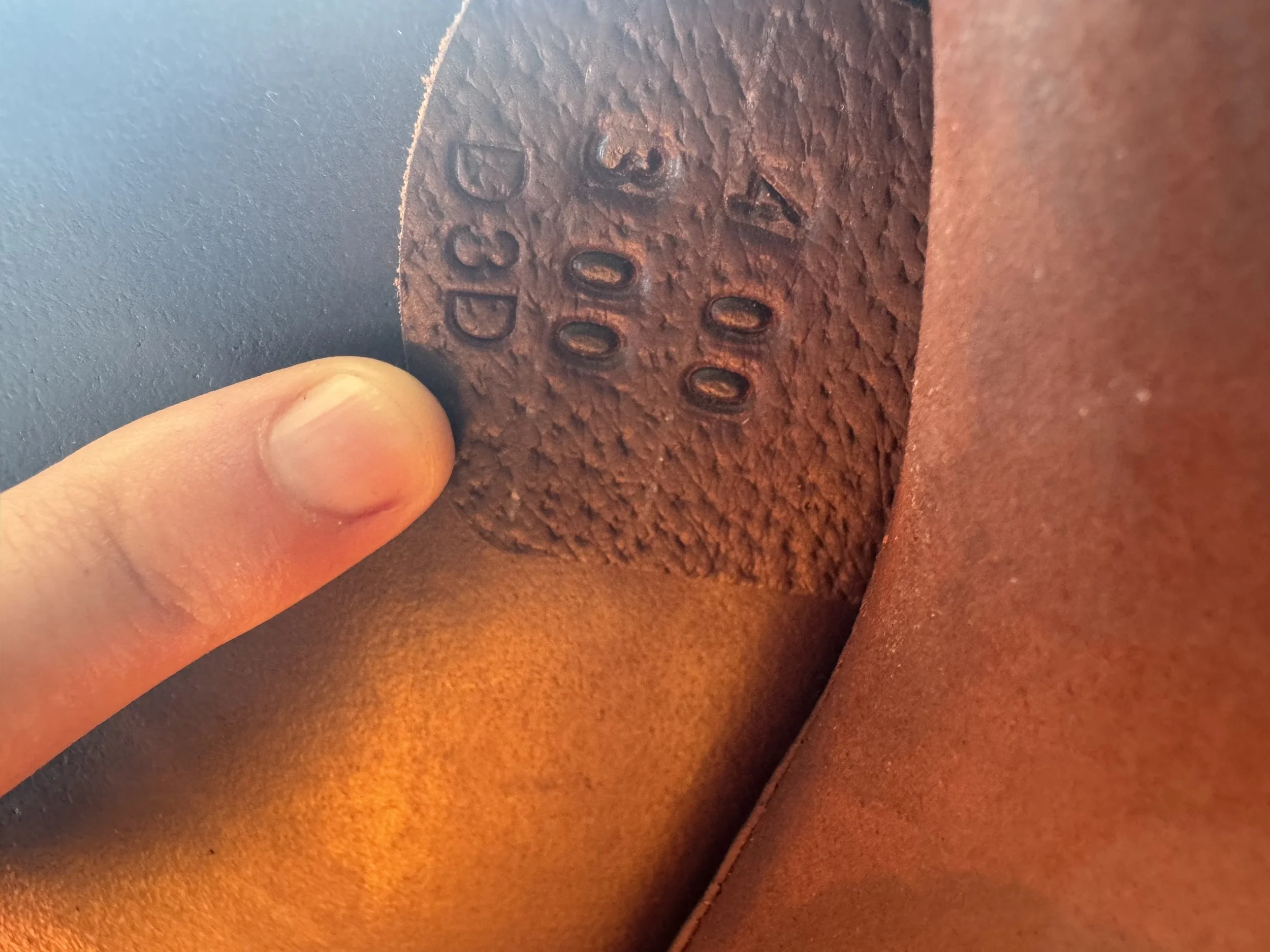 18" Devoucoux Biarritz S Saddle - Panel Modification Tag