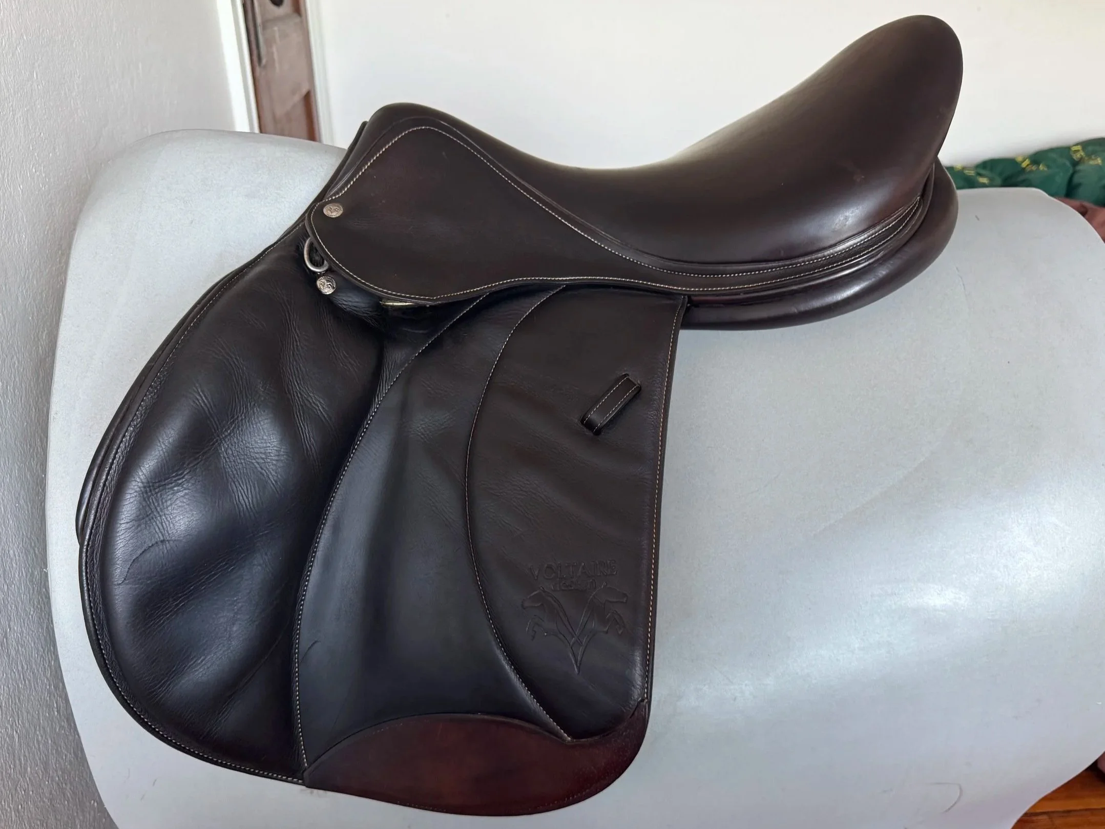 18.5" Voltaire Stuttgart PRO Saddle - 2017 - 4AAR - Full Buffalo - Left View 4