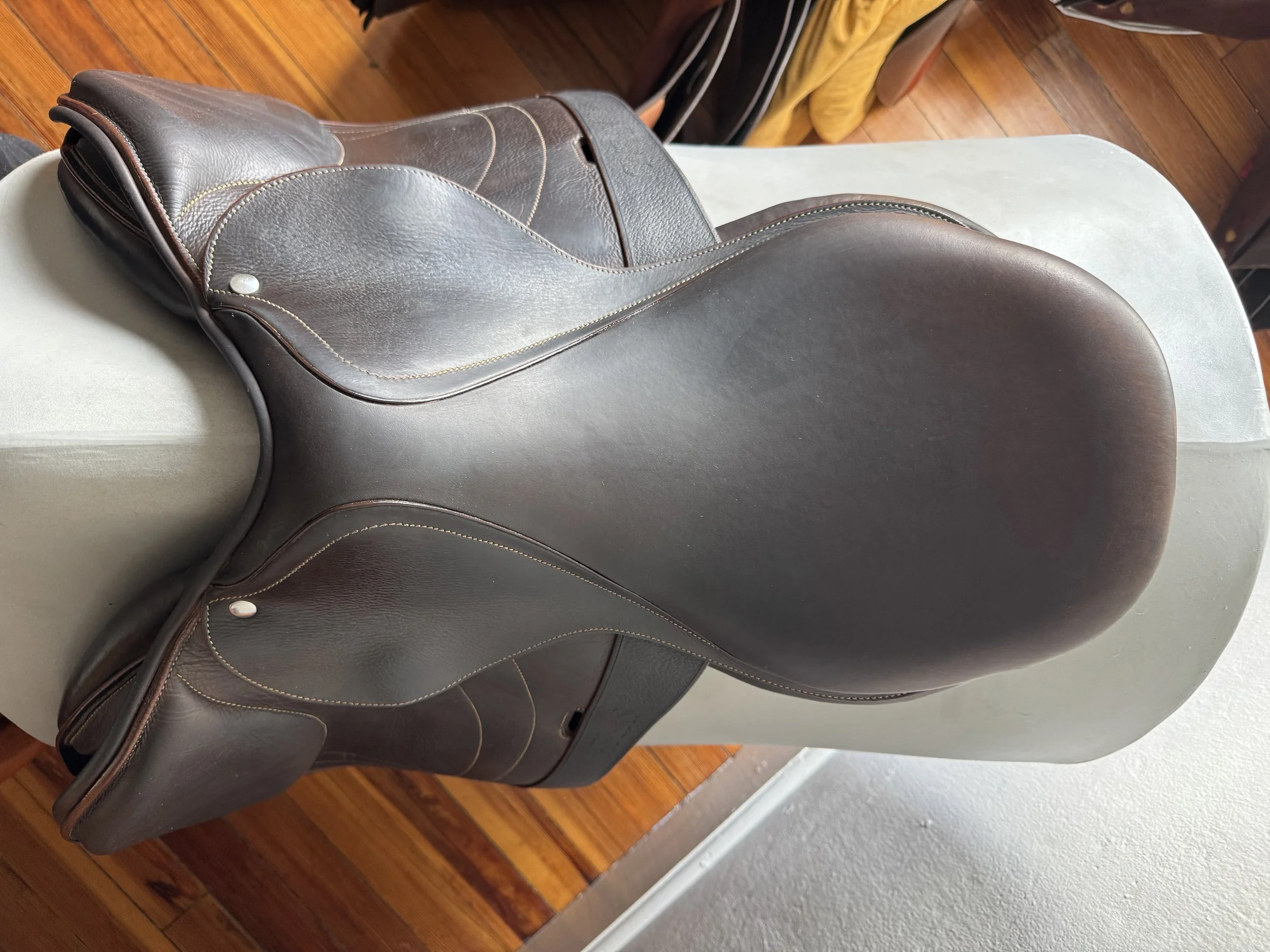 17.5" Arion Atlas Saddle - 2022 - Full Buffalo - Seta View