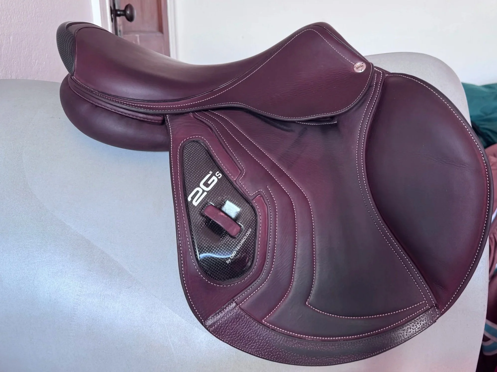 18" CWD SE26 2Gs Saddle - 2022 - 2C - Full Buffalo - MINT! - Right View 3
