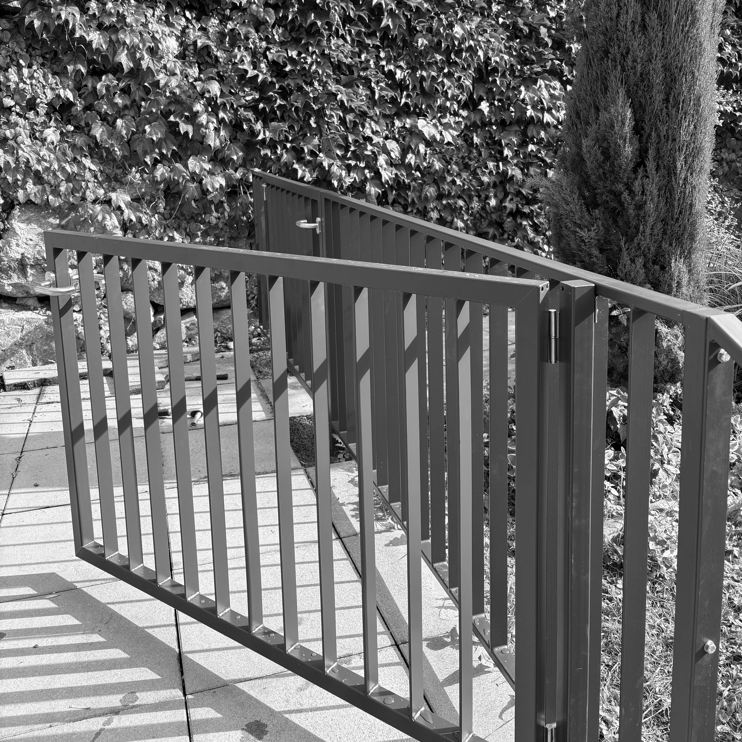 Individuell gefertigter Stahlzaun mit Flachstahlfüllung - Metallbau in Innsbruck