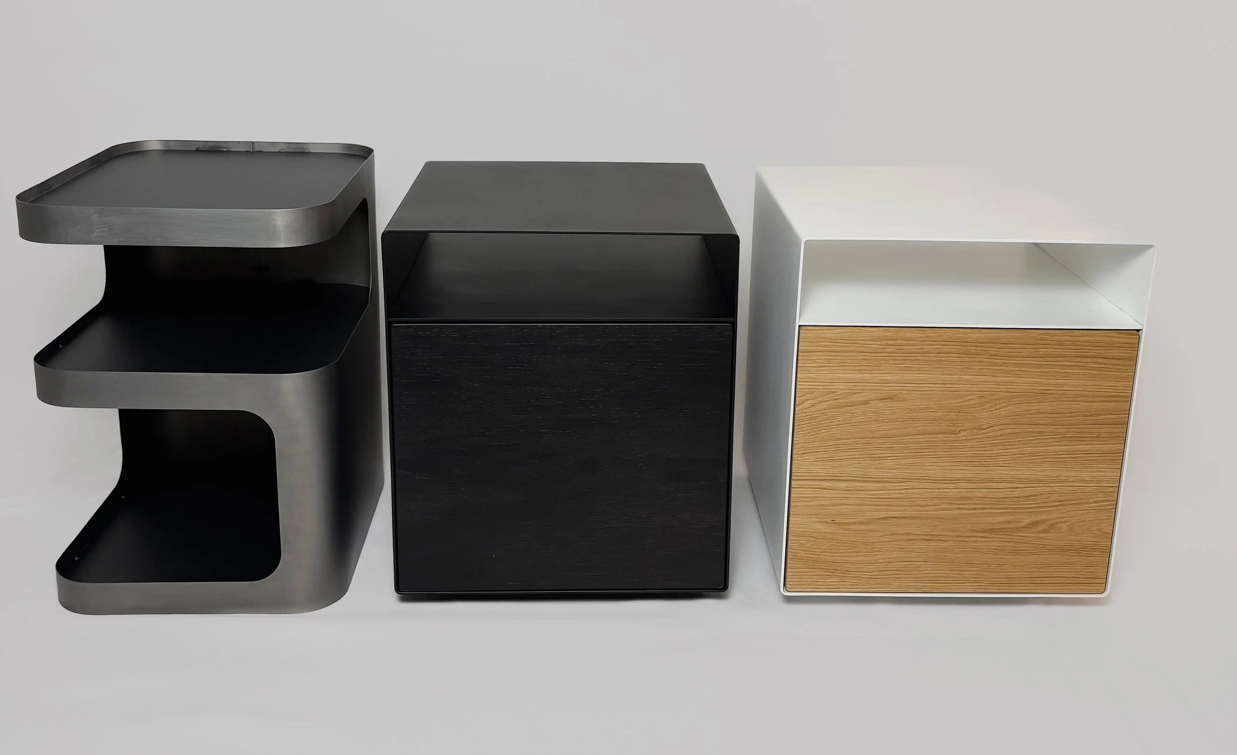 Stahlmöbel in Kombination mit Holz, massives Eichenholz in Steinach am Brenner