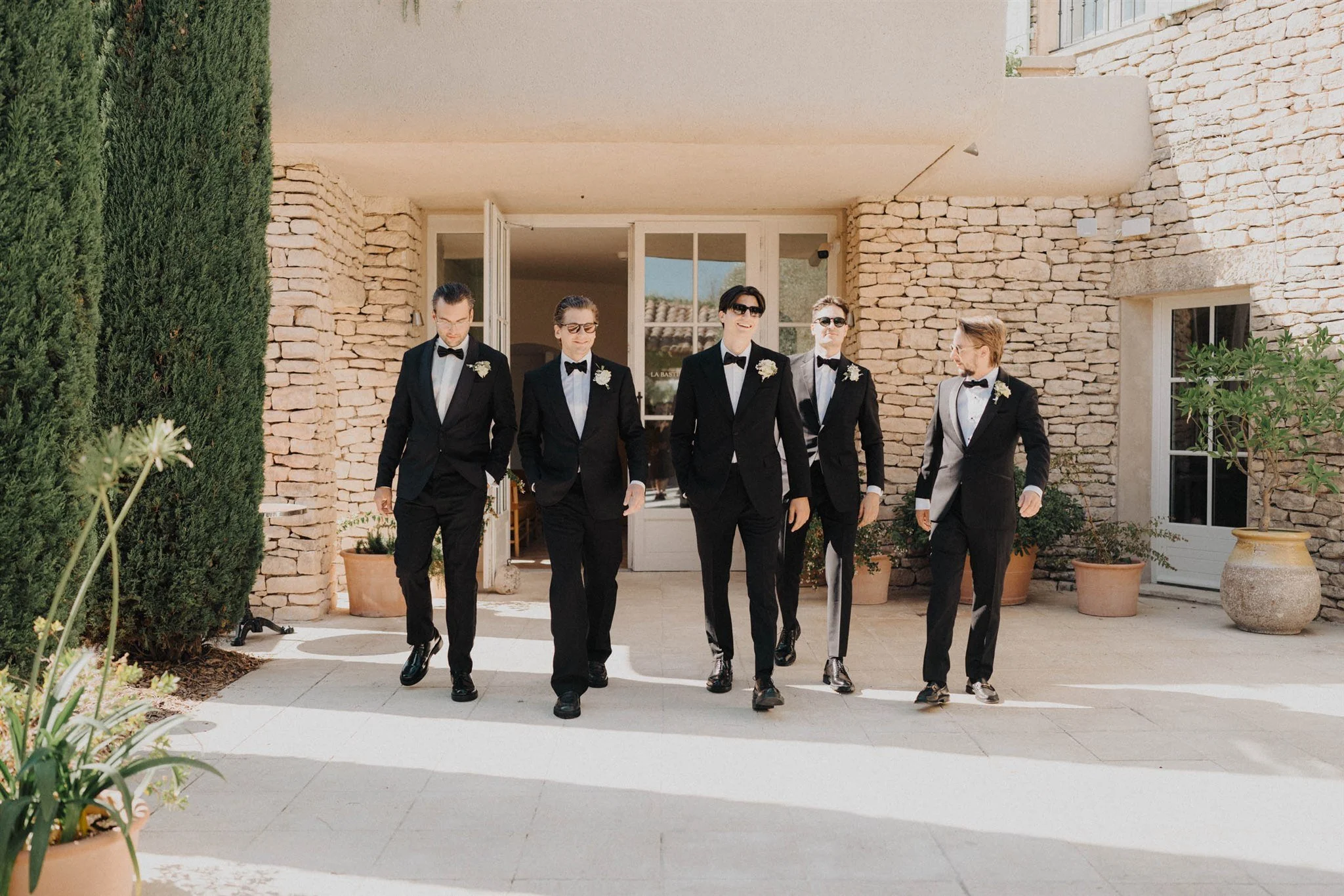 groom-and-groomsmen-by-andreamittermeier_0913.jpg