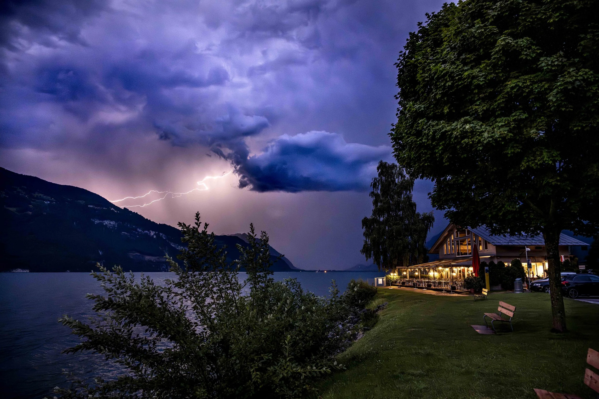 LANDSCHAFT: Ruhe, Weite und Stimmung: Landschaftsmotive, die natürliche Atmosphären einfangen und Raum für Emotionen und Betrachtung schaffen.