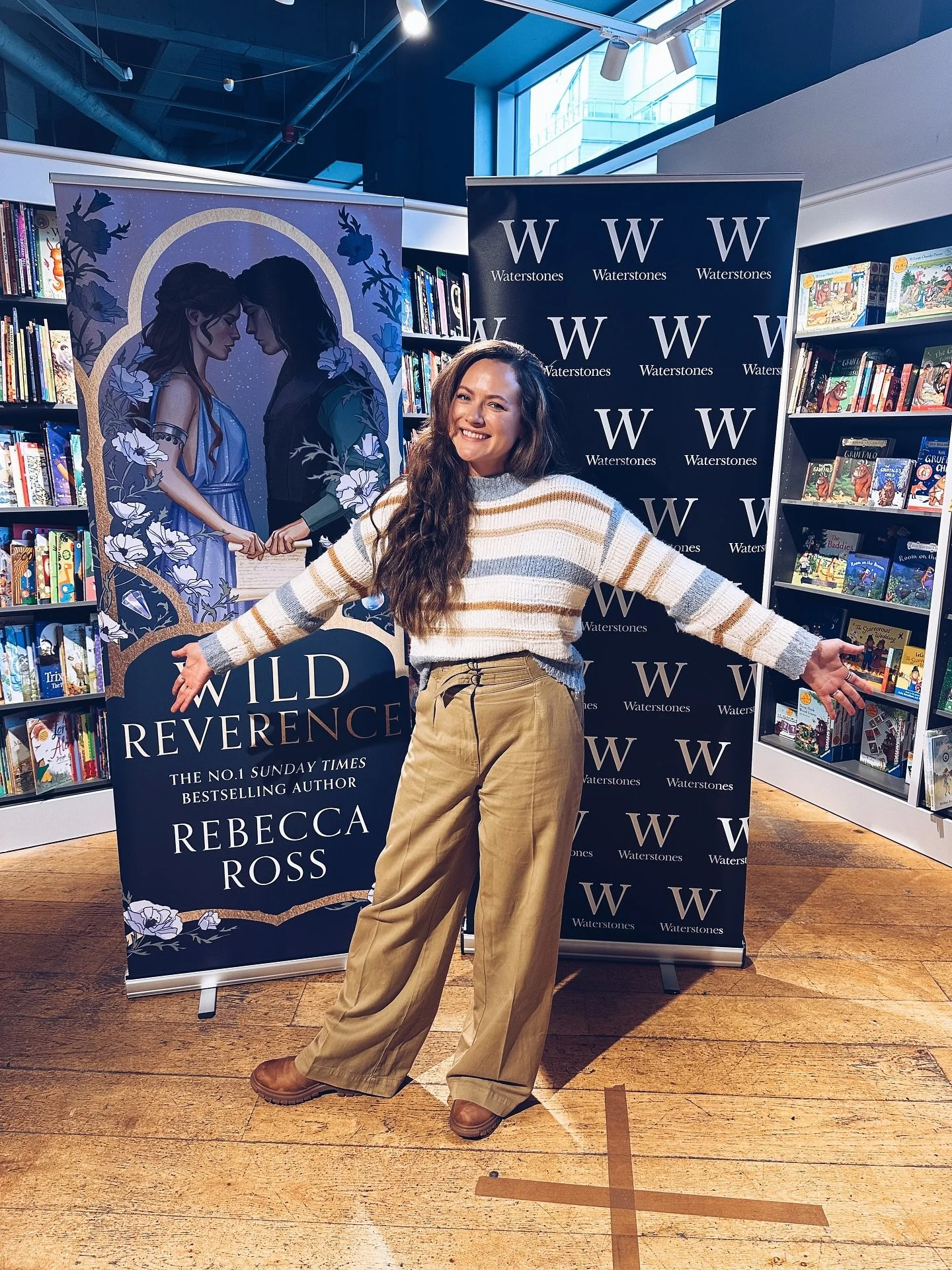 Manchester + Liverpool + some fun news&hellip; ❤️

I had a wonderful meet &amp; greet with readers at the @waterstonesarndale in Manchester on Wednesday afternoon! I&rsquo;m so thankful for booksellers like Ellie, who helped organize this event. 🫶🏻