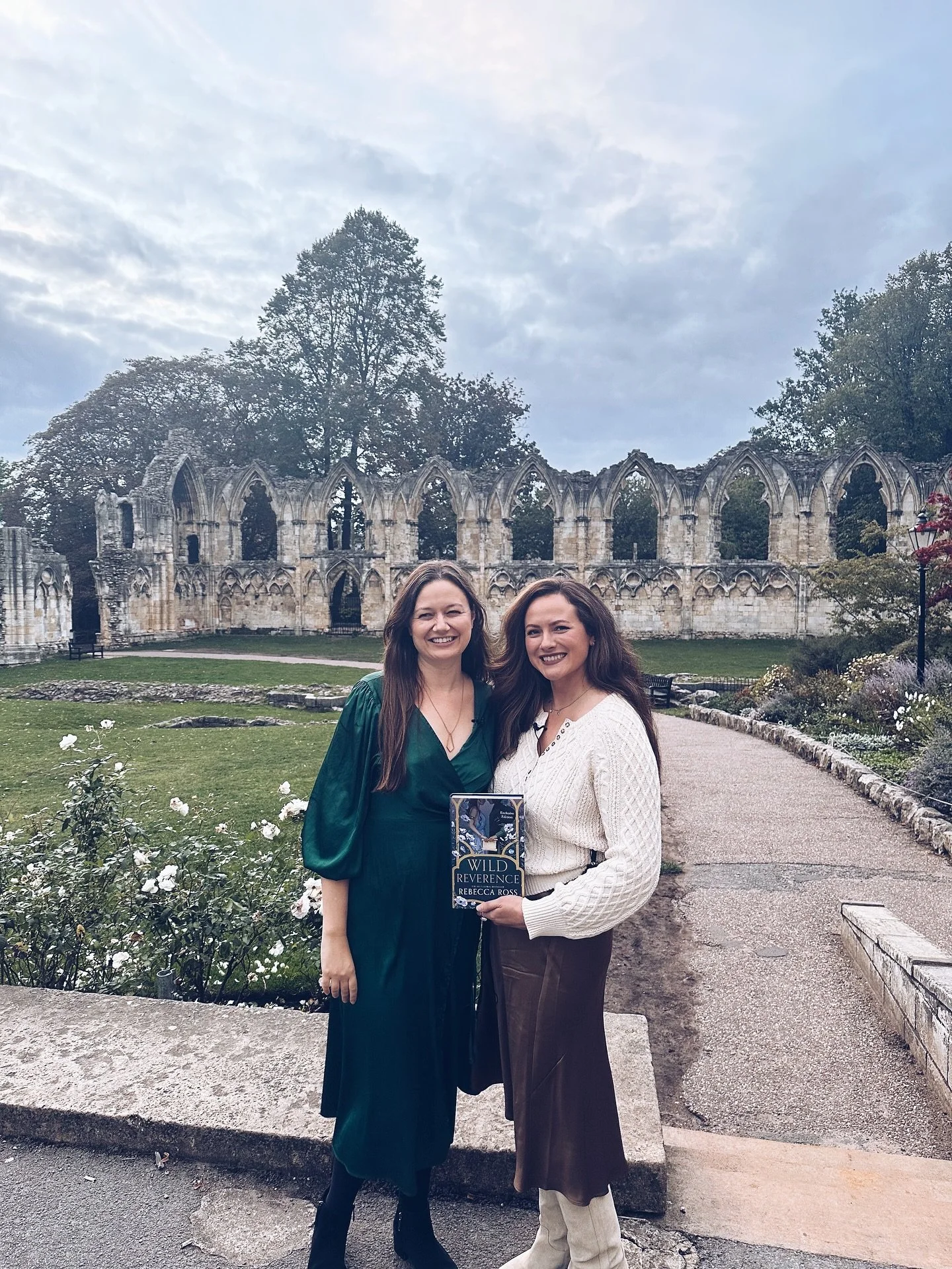 York &amp; Leeds ❤️

I had a fantastic meet and greet at @waterstonesleeds 📖🫶🏻💕 Thank you to all the readers who came out to see me! And to the lovely booksellers for organizing this fun lunchtime event. 

Then it was on to York, where I had an e