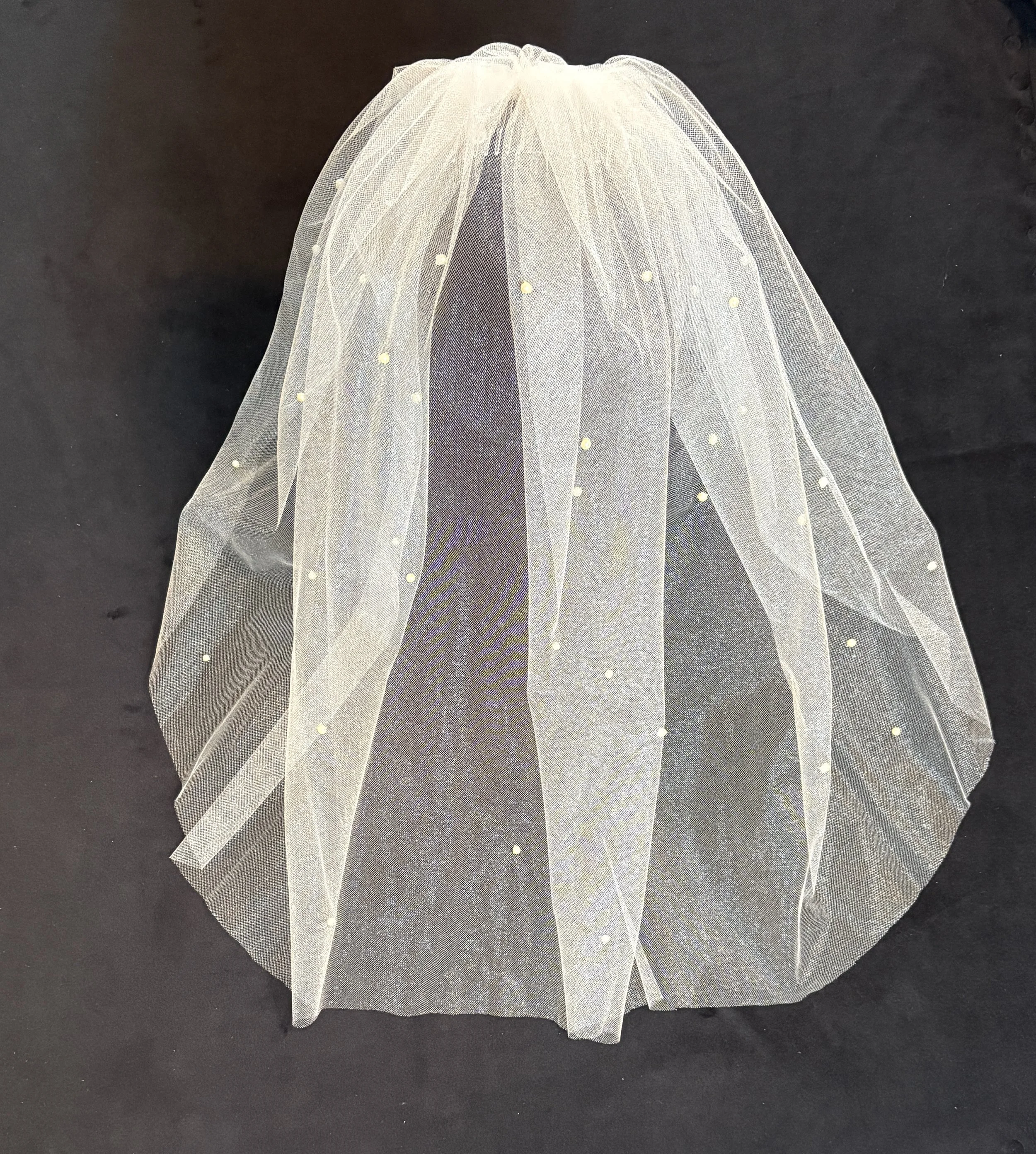 Ivory Shimmer with Scattered Pearls on Comb
$55