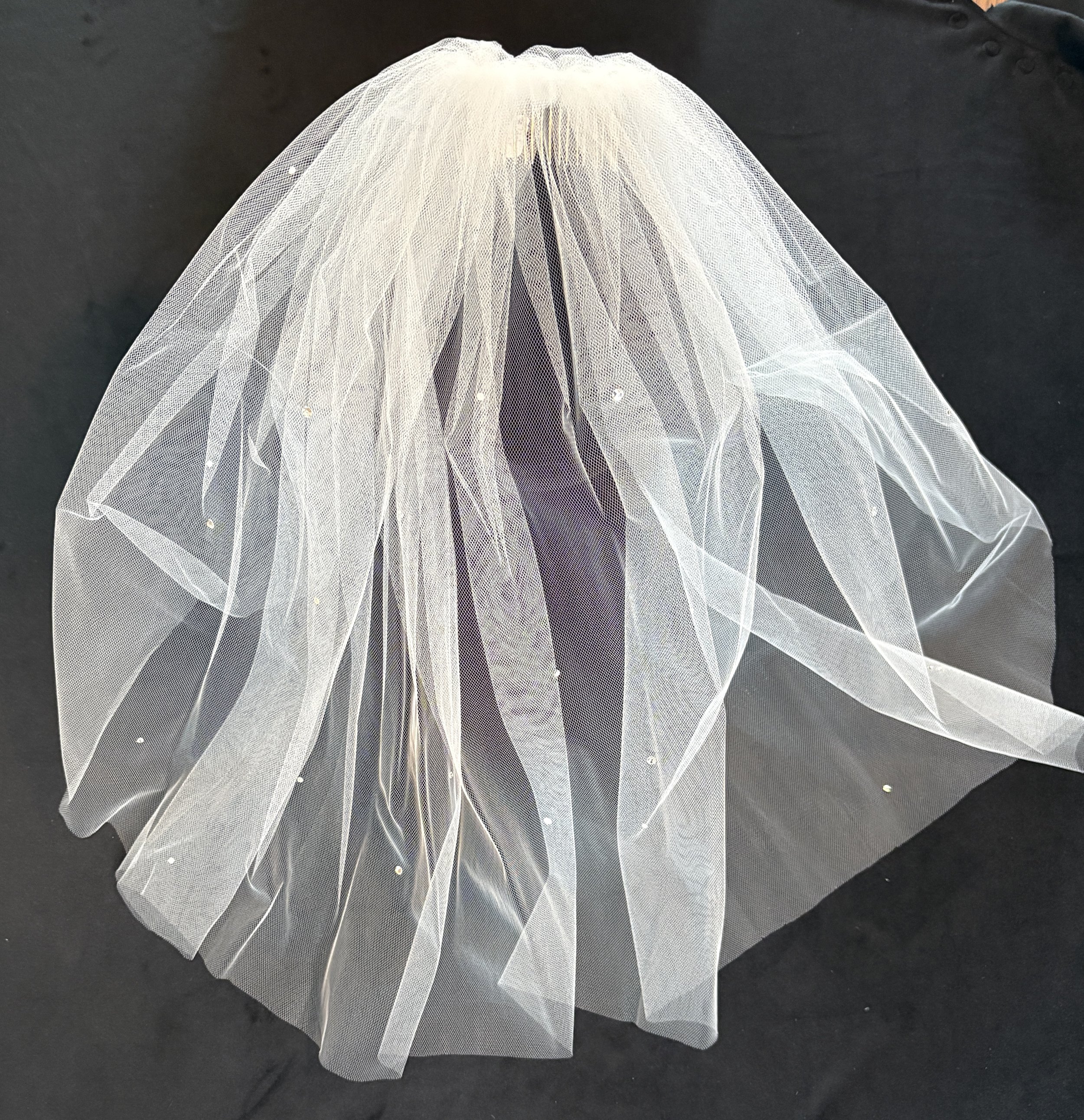 Scattered Rhinestone on Comb
$55