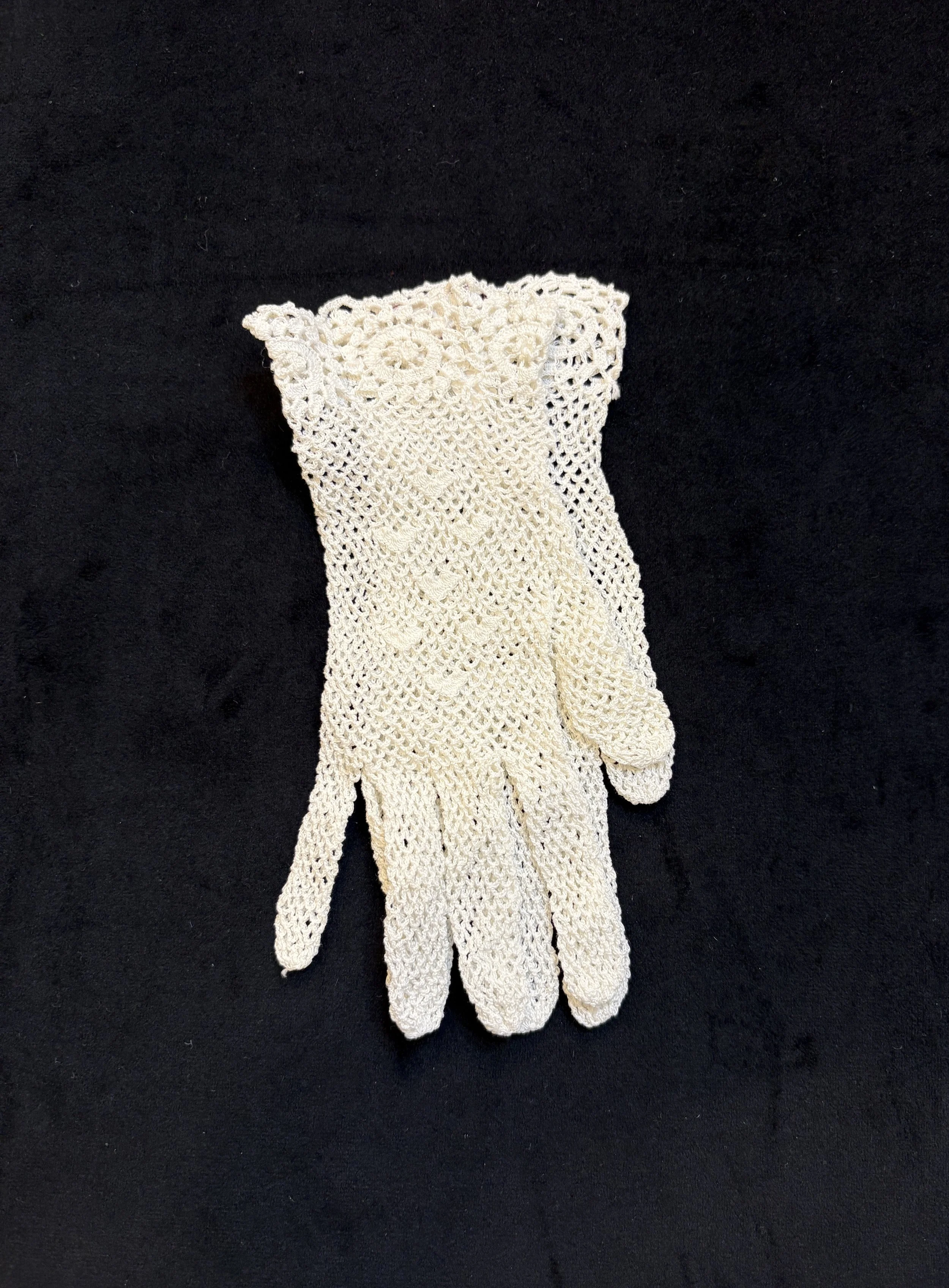 Light Ivory Crochet Gloves
$15