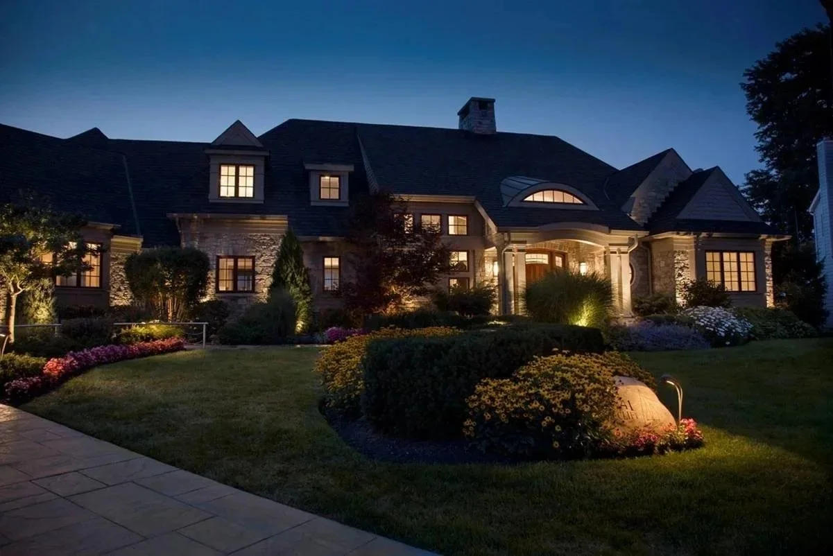Landscaoe lighting installation in Indianapolis home