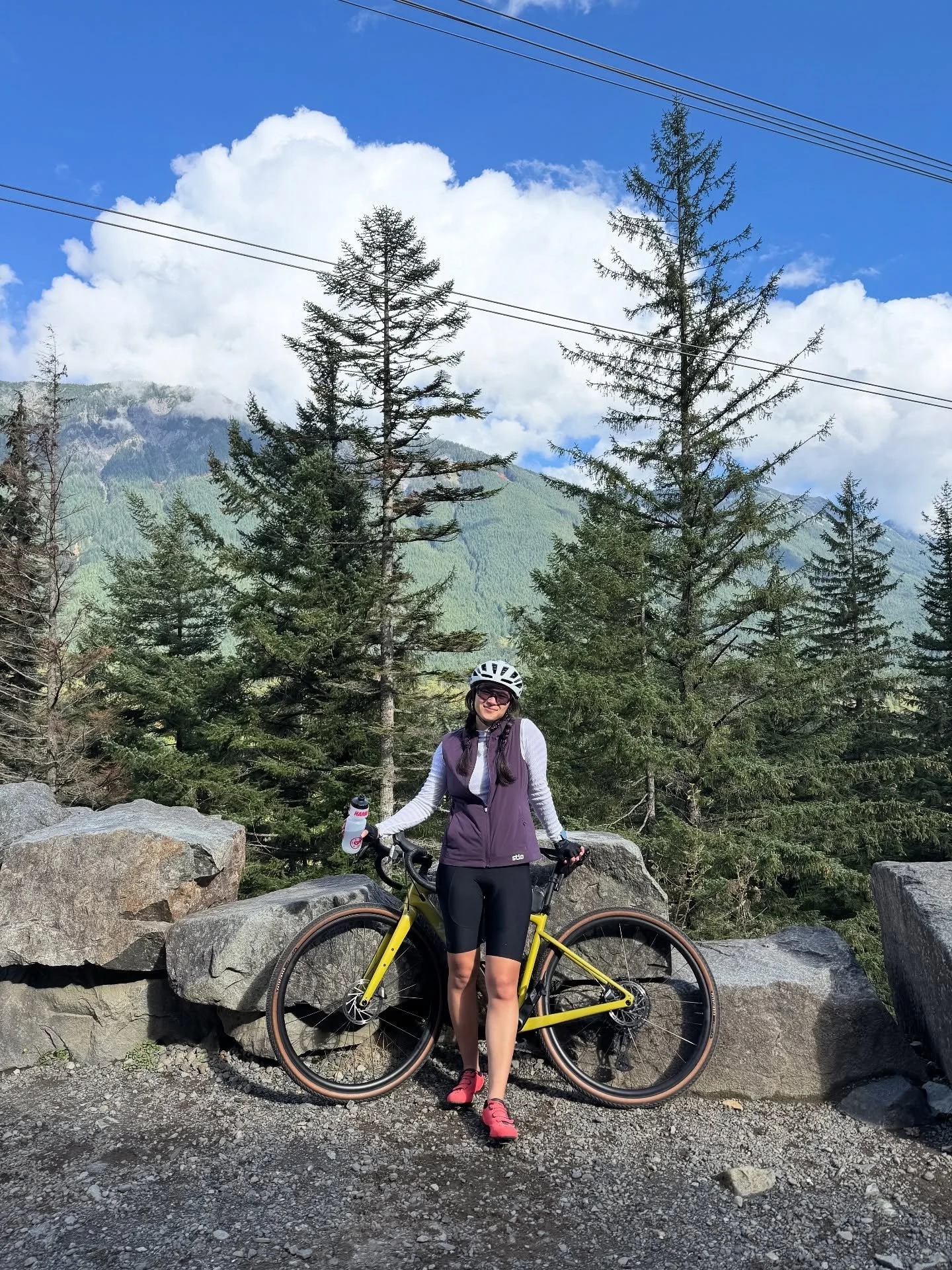 andddd we&rsquo;re back on bikes!

My PT cleared me for *short* rides and my bum knee finally cooperated enough to return to the sport where most of our time has gone this season 

my relationship with biking was quite the journey this year! I&rsquo;