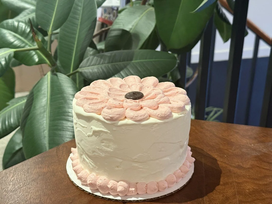 6" with flower piping design