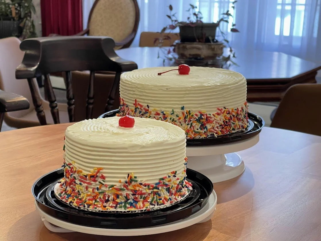 8" and 6" cakes
