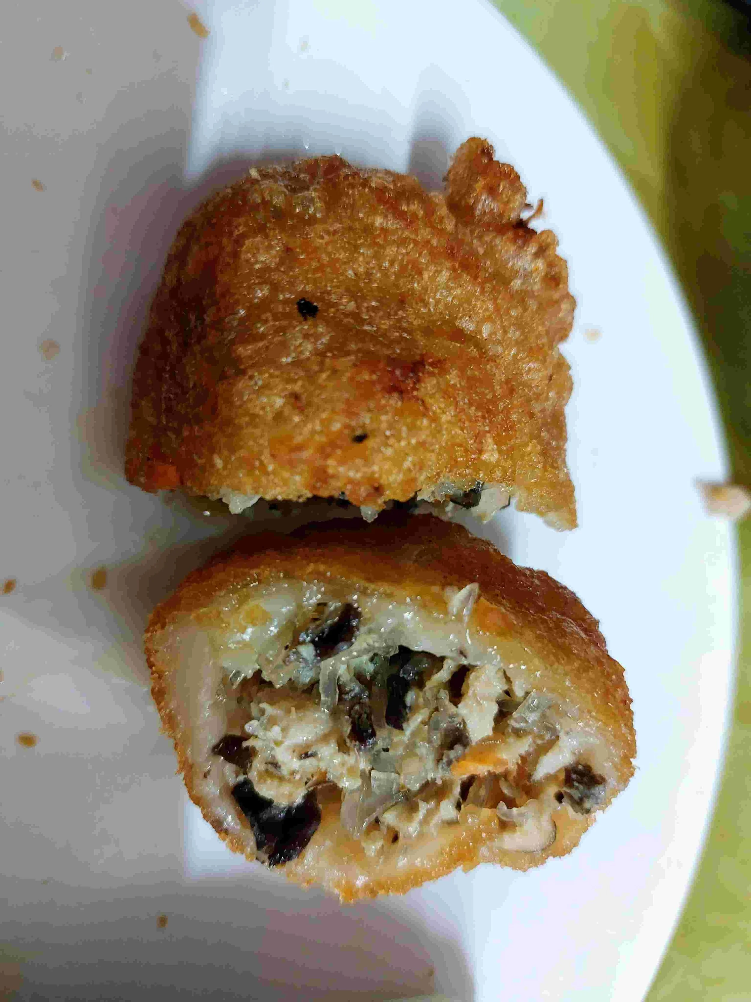 Bánh rán thịt – Savoury Vietnamese deep-fried glutinous rice balls filled with minced pork, glass noodles, and wood ear mushrooms