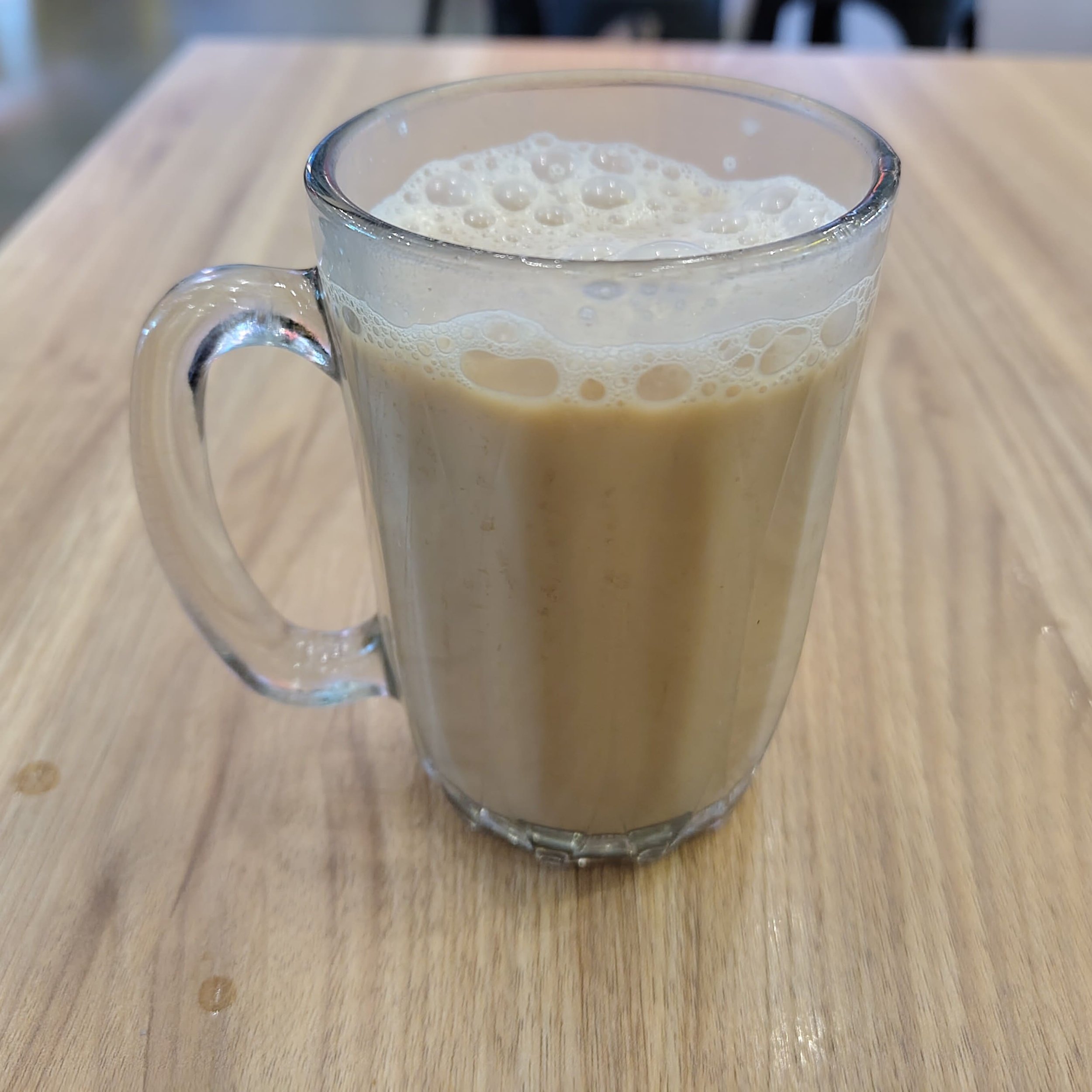 Teh tarik – Malaysian pulled milk tea with a frothy top