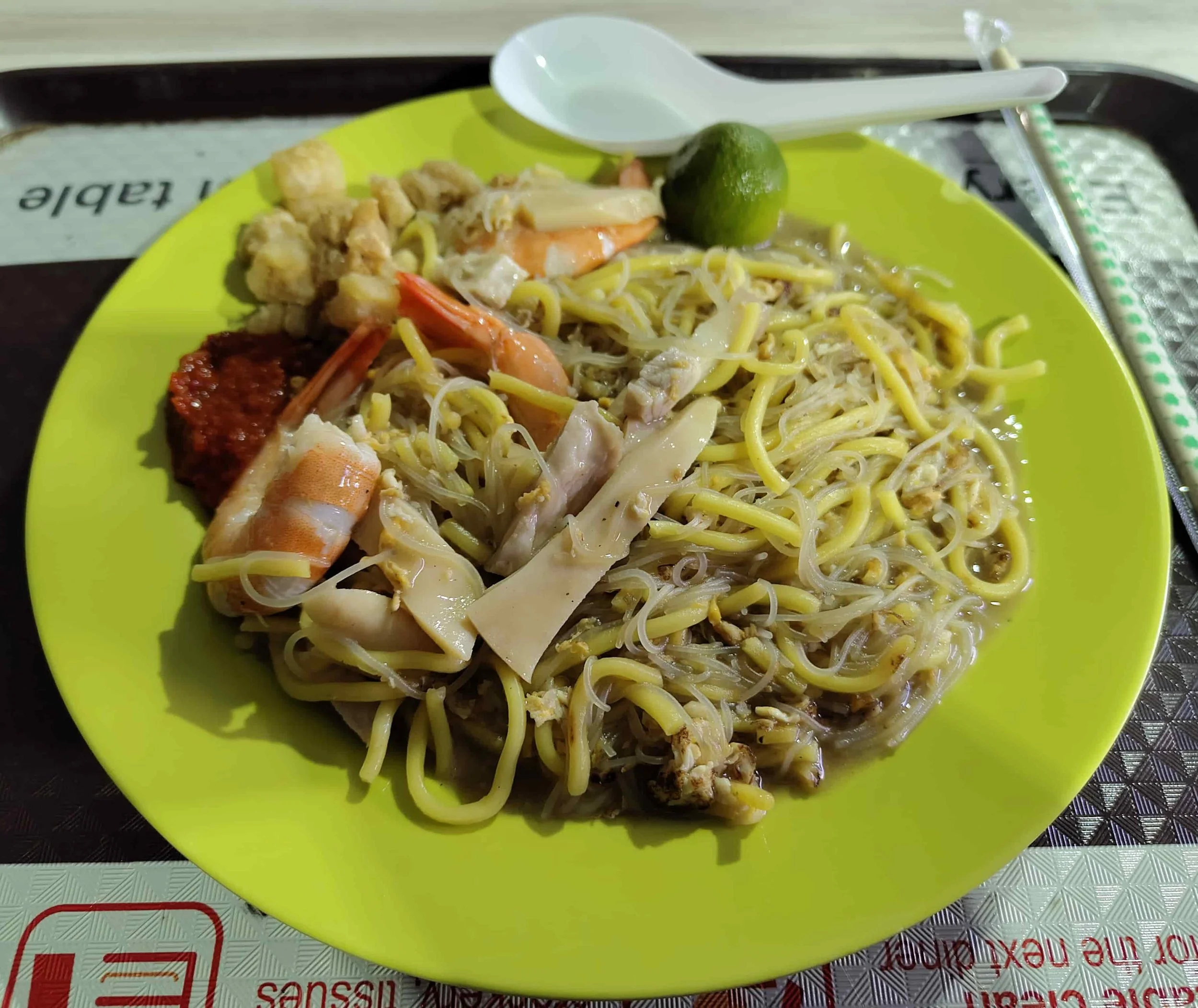 Hokkien mee – Singapore stir-fried noodles with prawns and egg