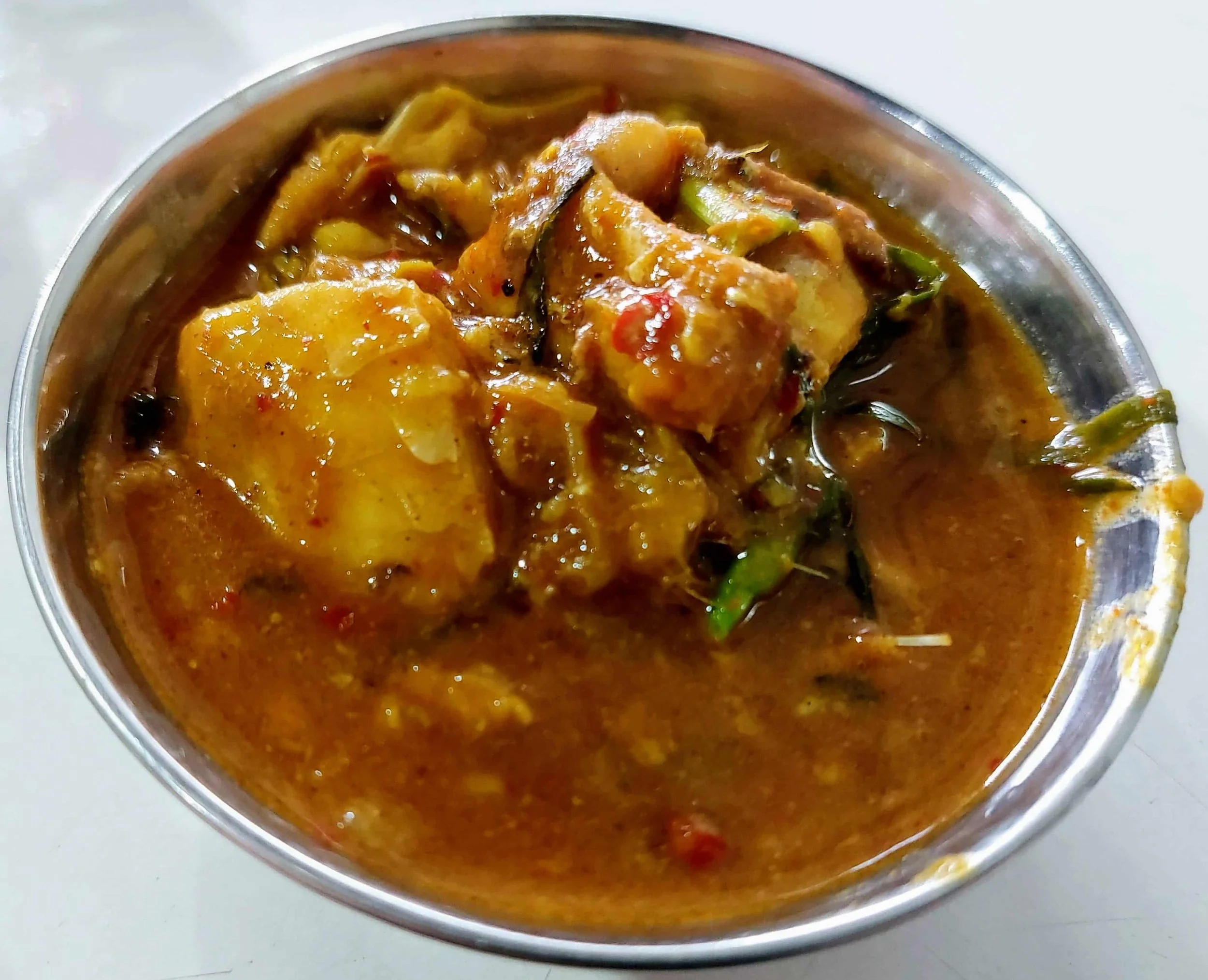 Nga Atoiba Thongba – traditional Manipuri fish curry with vegetables
