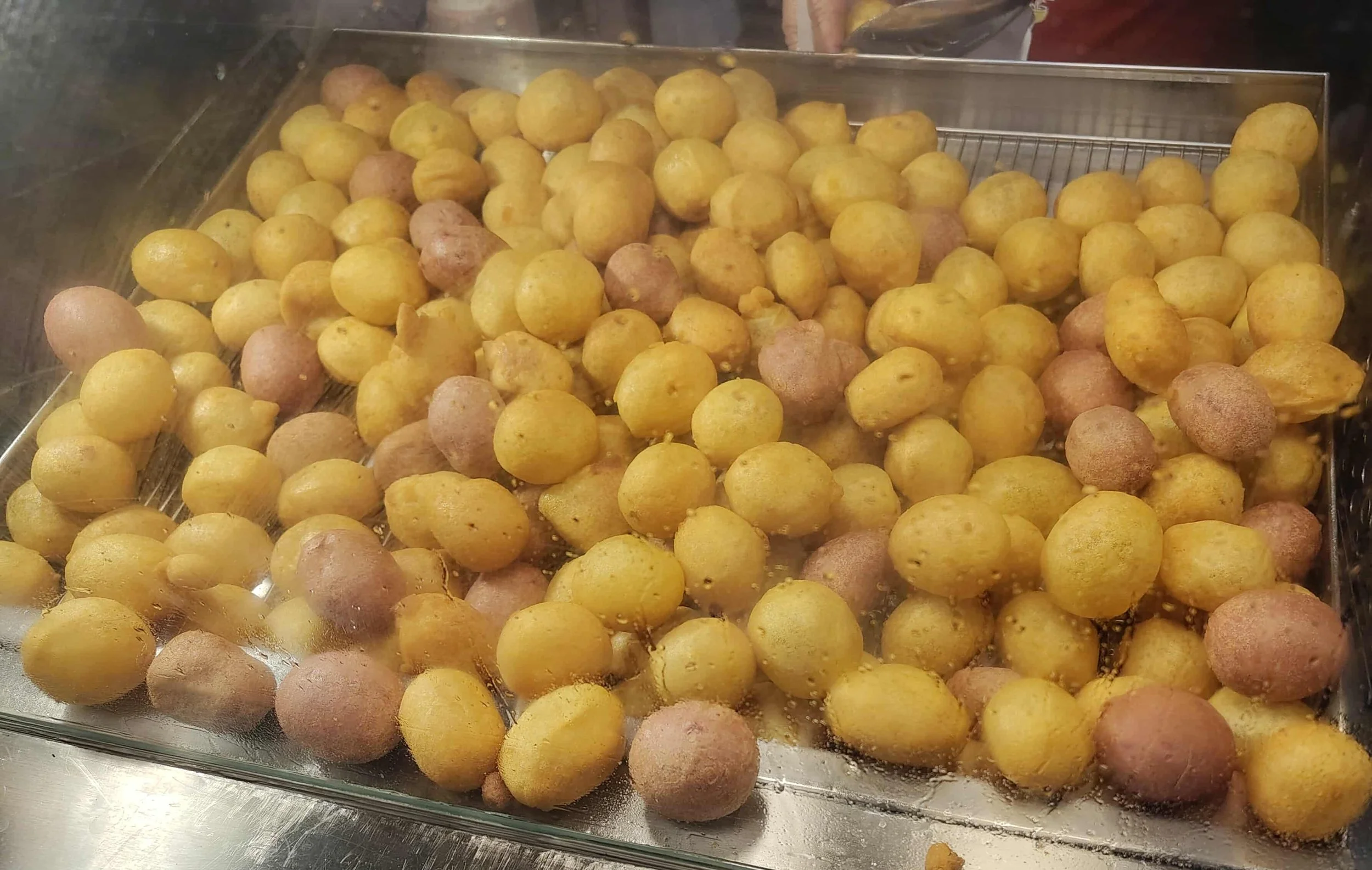 Taiwanese sweet potato balls – freshly fried chewy sweet potato snacks ready to serve