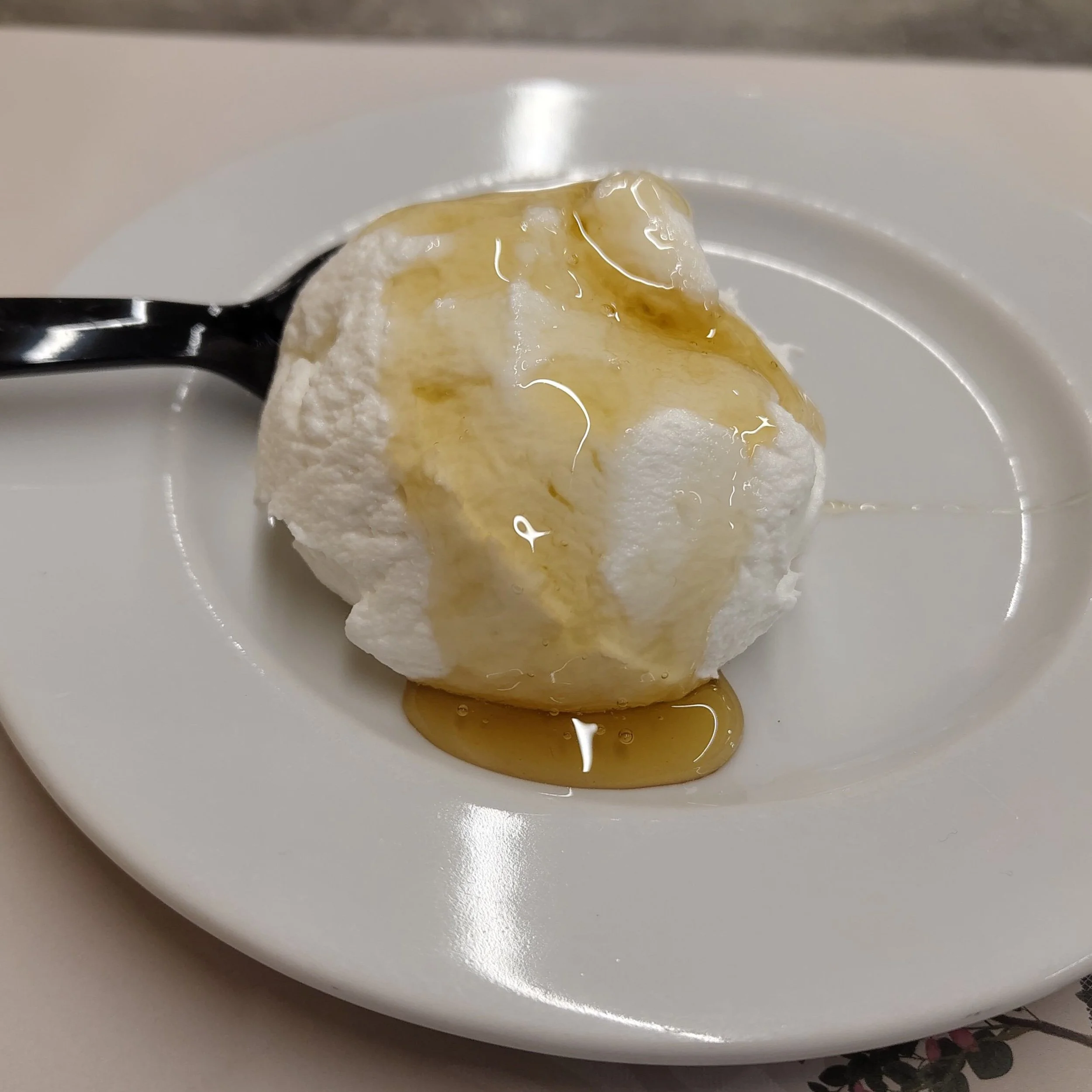 Greek yoghurt with honey
