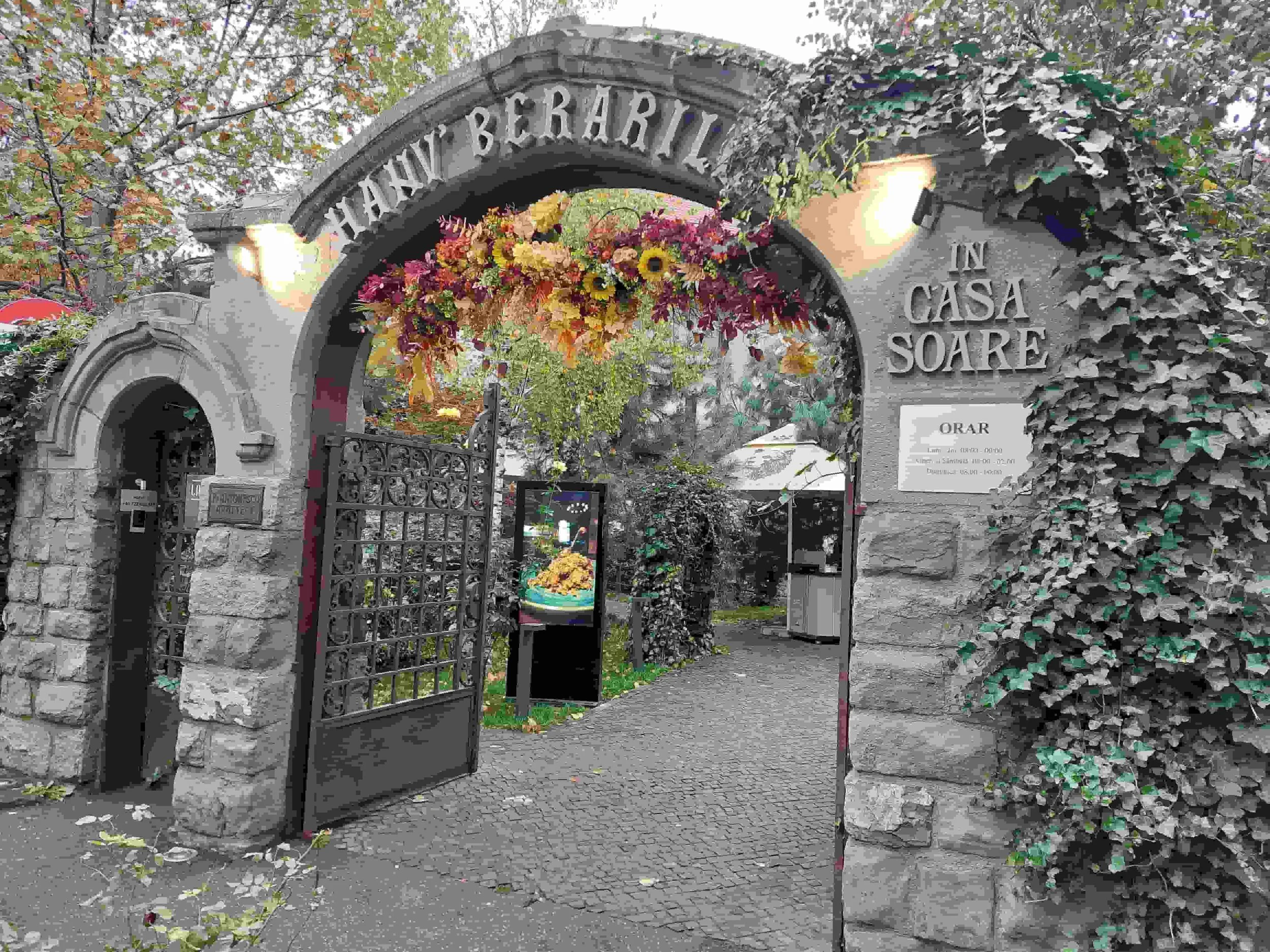 Exterior of Hanu' Berarilor Casa Oprea Soare restaurant Bucharest
