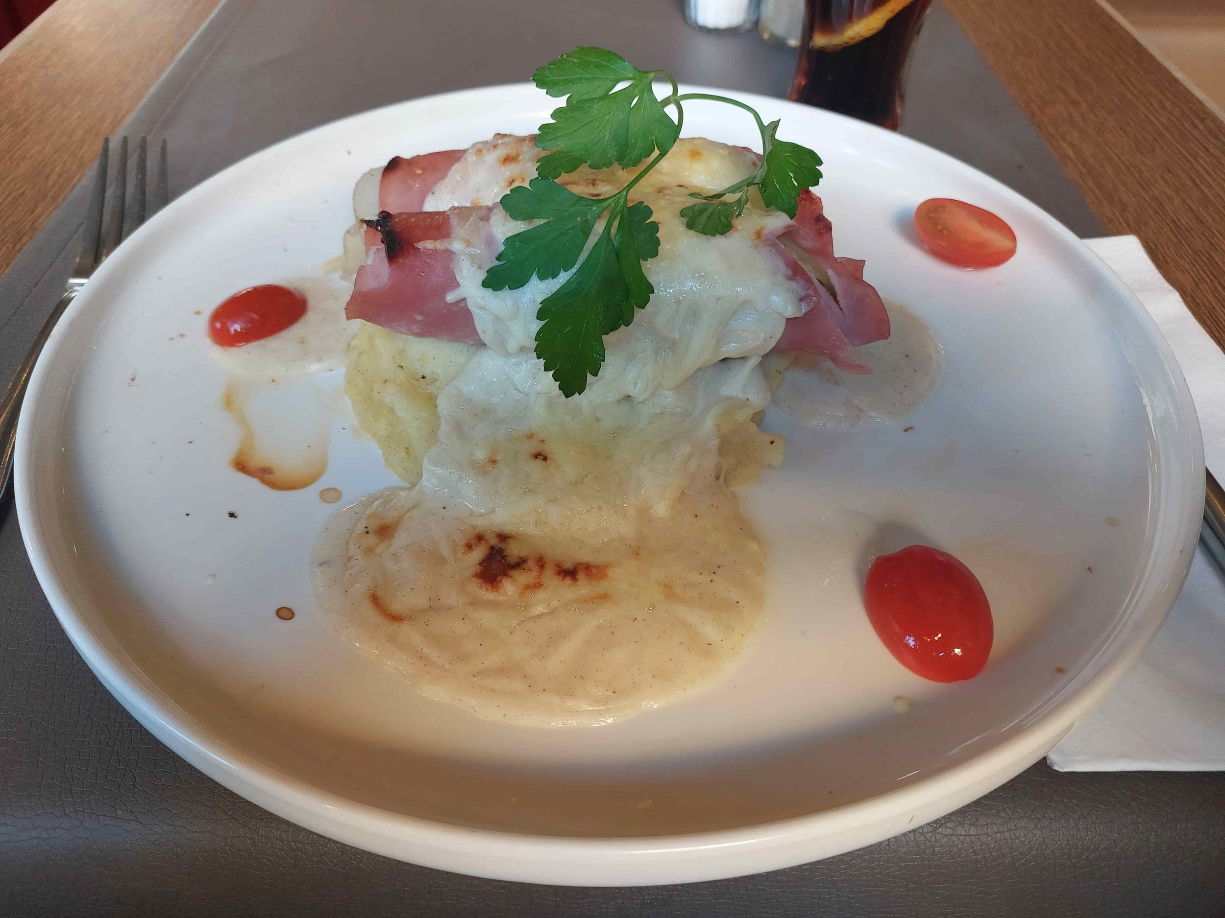 Chicons au gratin – Belgian endives wrapped in ham and baked with cheese sauce