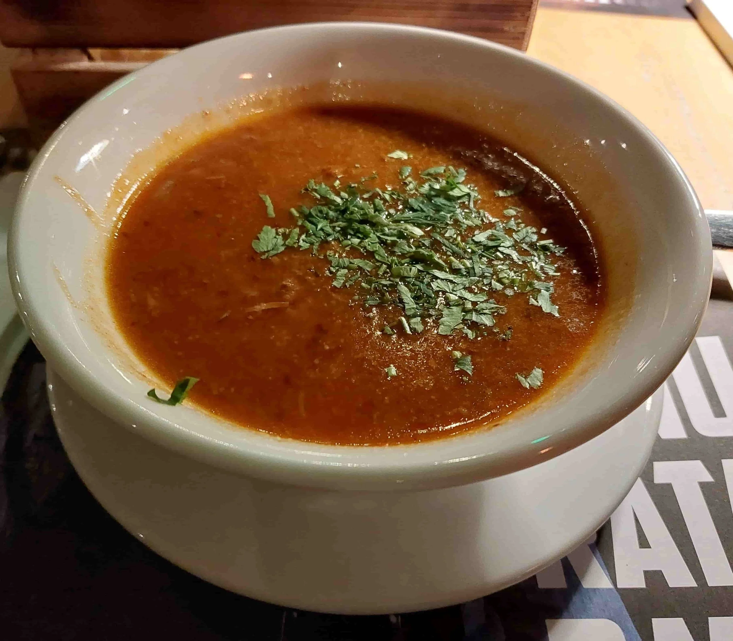 Romanian Gulaș Supă topped with fresh parsley