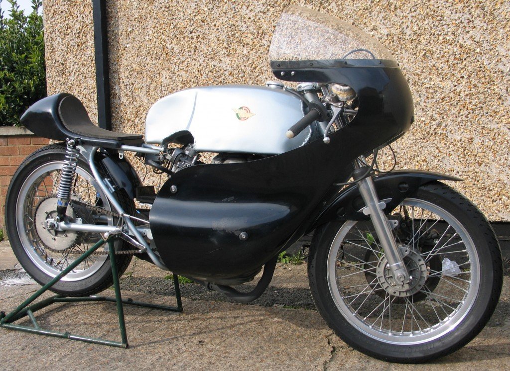9a.-Ducati-230-Mach-1-1960-rebuilt-here-at-the-workshop-for-racing-1024x746.jpg