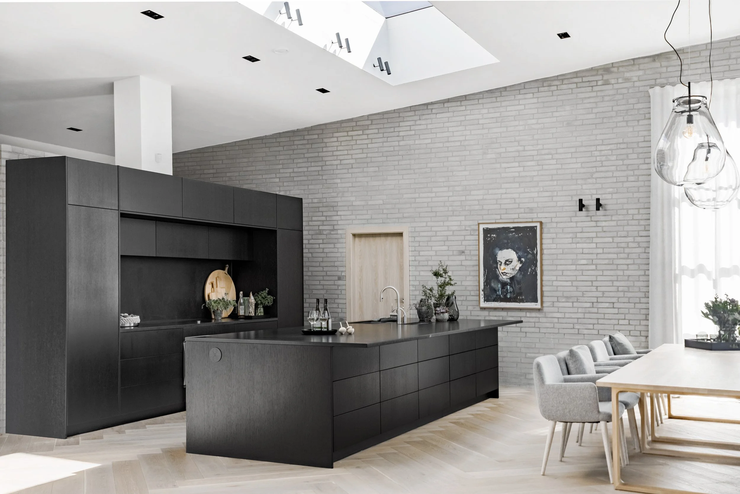 Black Architecture_Vedbækhuset_Kitchen and Dining.jpg