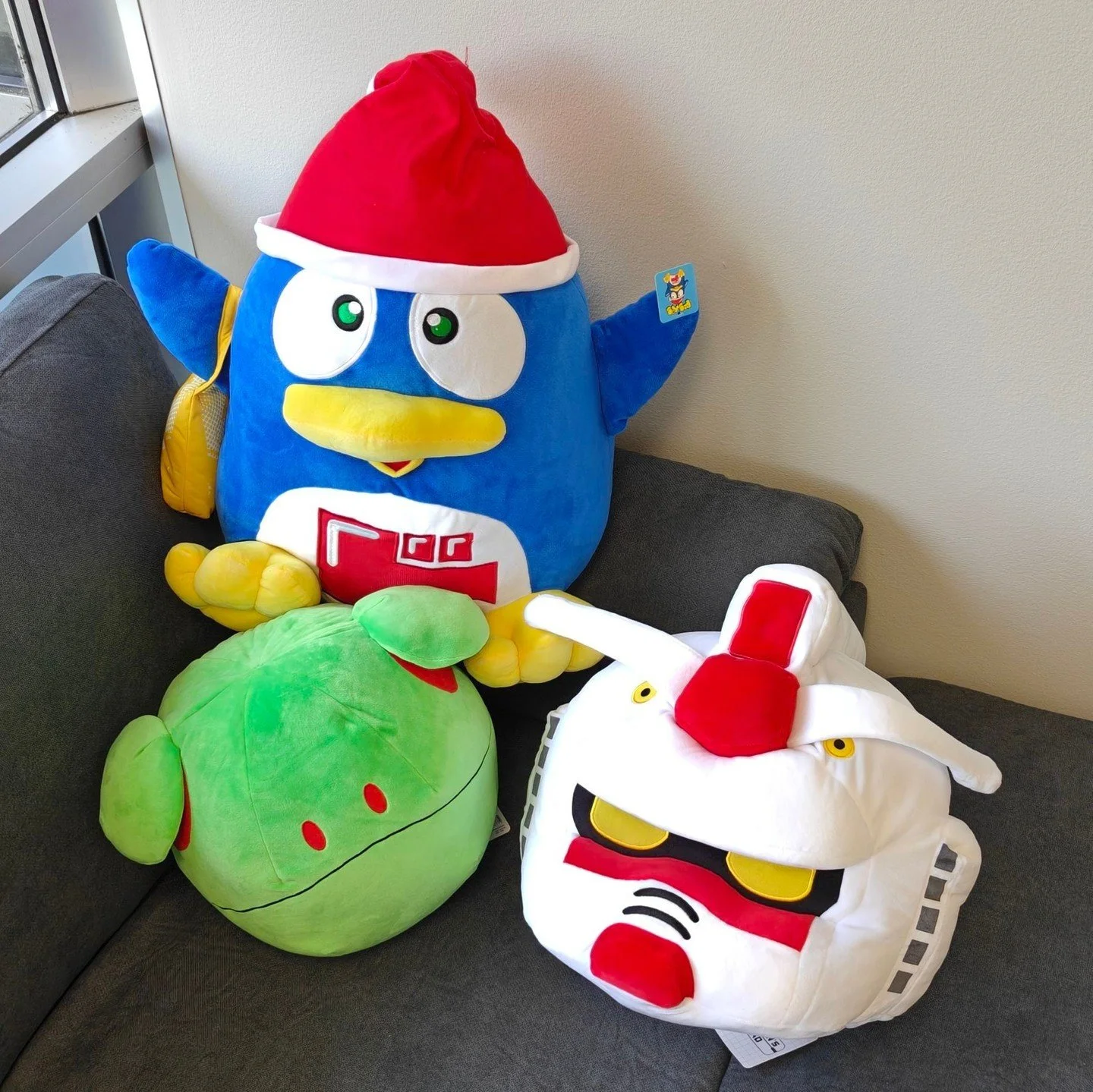 gamecenter updates continue! 🎉 
- We've moved our gashapon and cranes in order to have a larger lounge area! (Tables soon...like hours from now)
- With this new space, we'll be offering room reservations for parties. Your only option is no longer