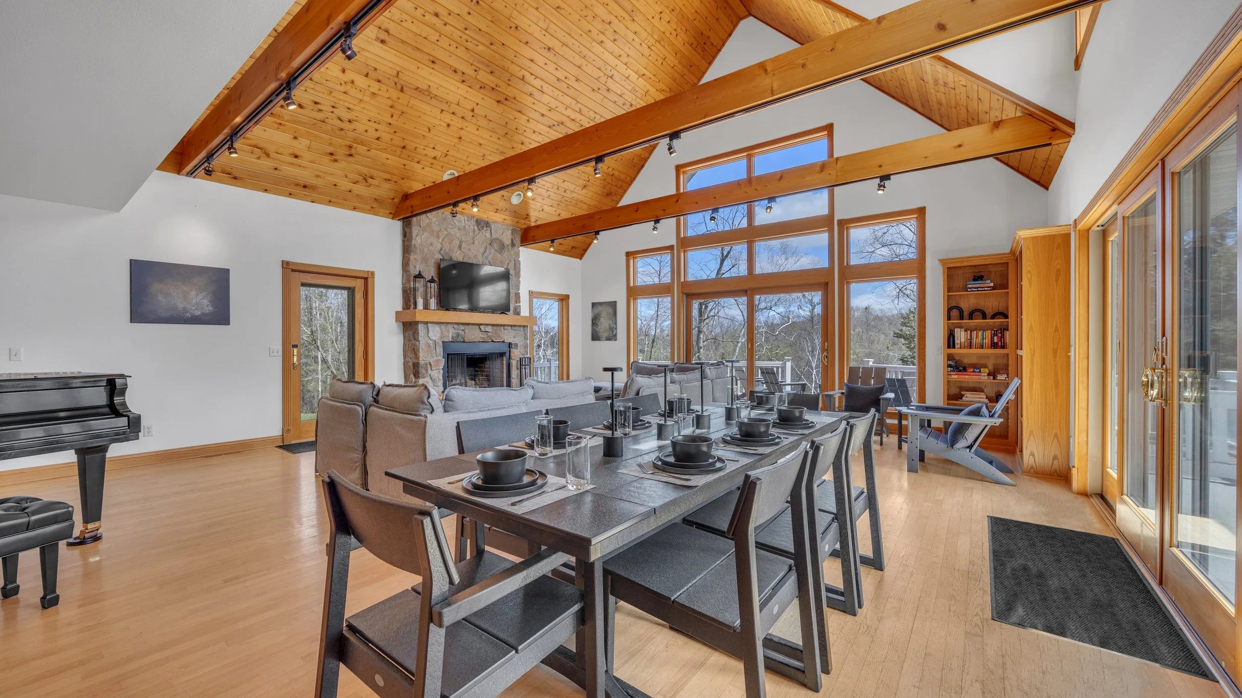 Interior Living 2.jpg