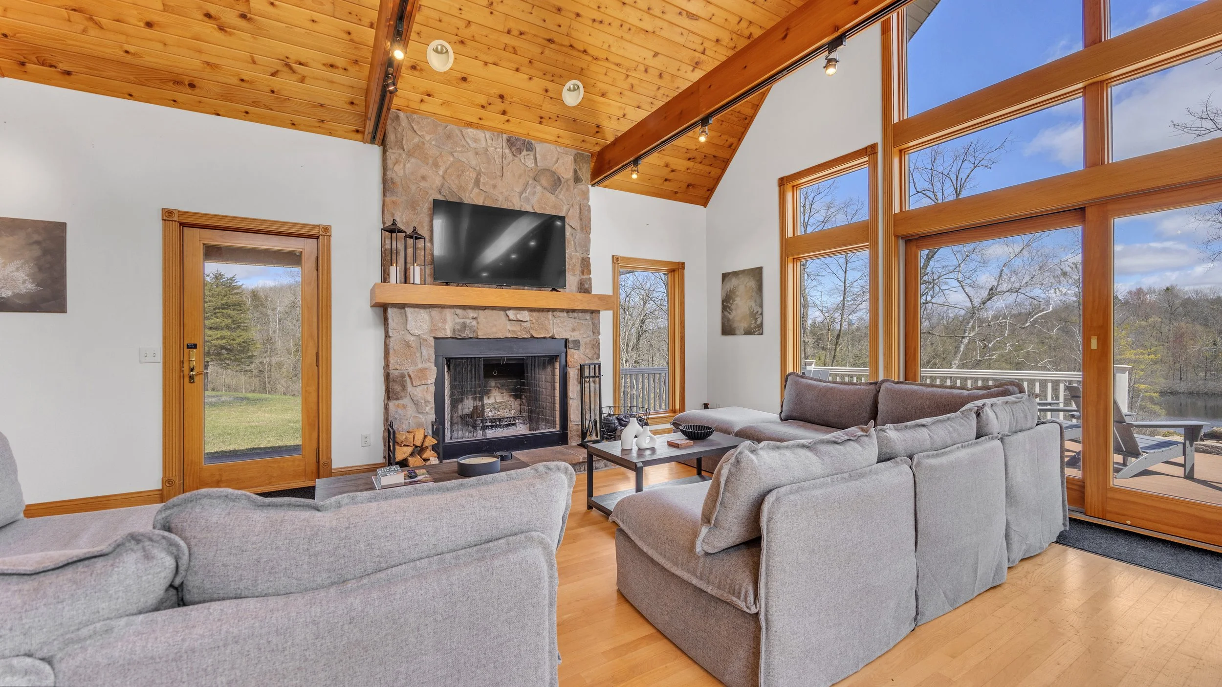 Interior Living 6.jpg