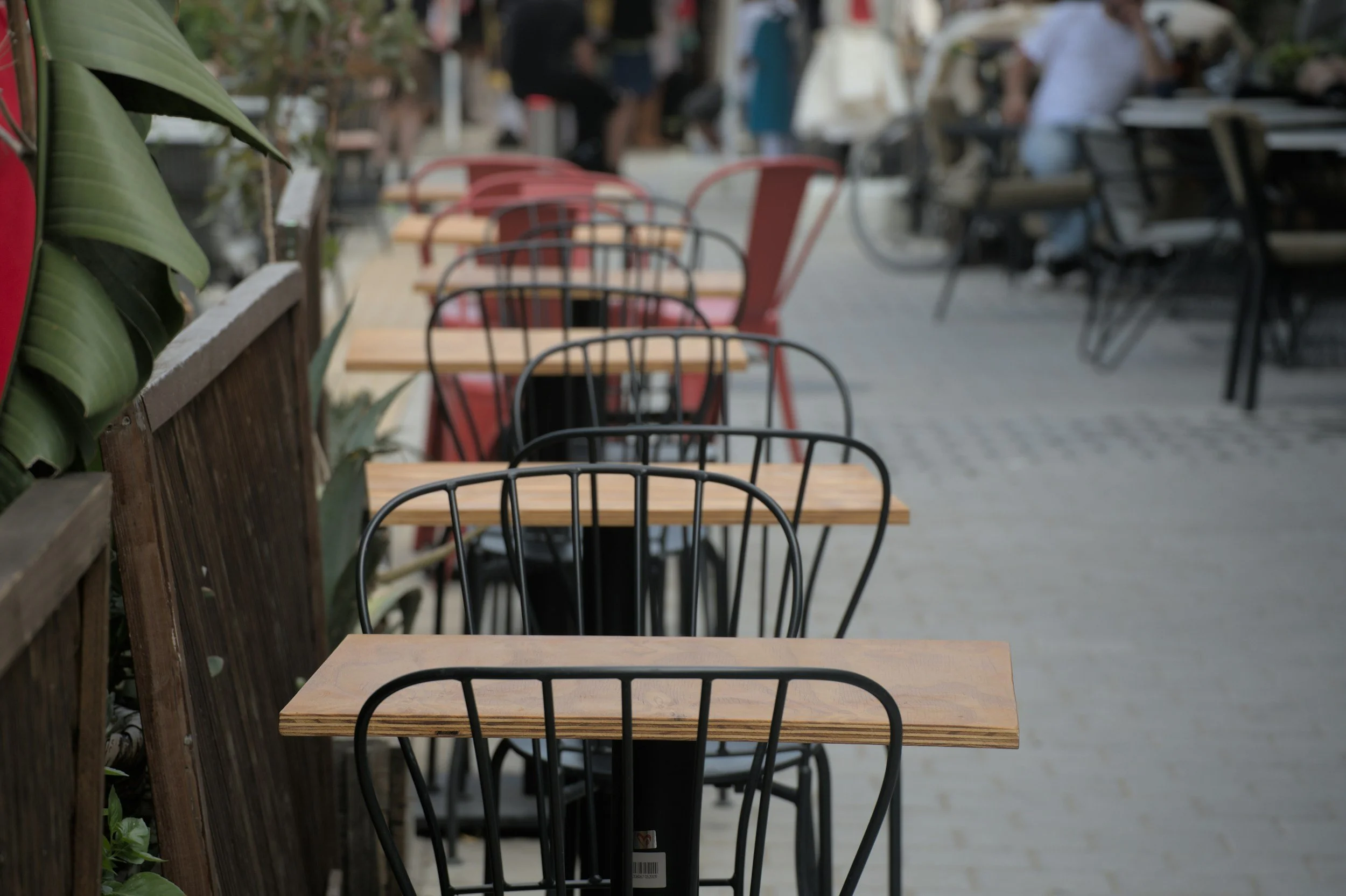 Restaurant Pressure Washing in Los Angeles: Keeping Patios, Kitchens, and Sidewalks Safe