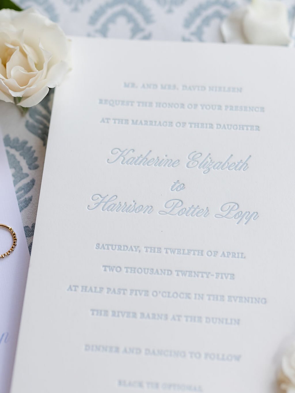 Seaside Serenity in Shades of Blue
Inspired by the laid-back charm of Kiawah Island, the wedding paper suite set the tone for the celebration&mdash;cool blues and soft neutrals brought the coastal setting to life from the very first envelope. From wa