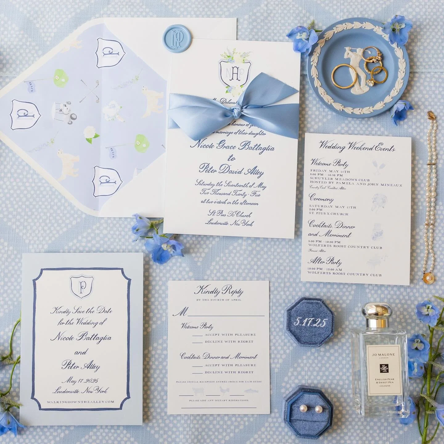 Country Club Chic in shades of blues. Sophisticated elegance with a touch of whimsy. All the details!!!#customweddinginvitations #customweddinginvites #customillustration #bespokeweddingpaper #paperlove #weddingcrest #weddinglogo #monogram #weddingda