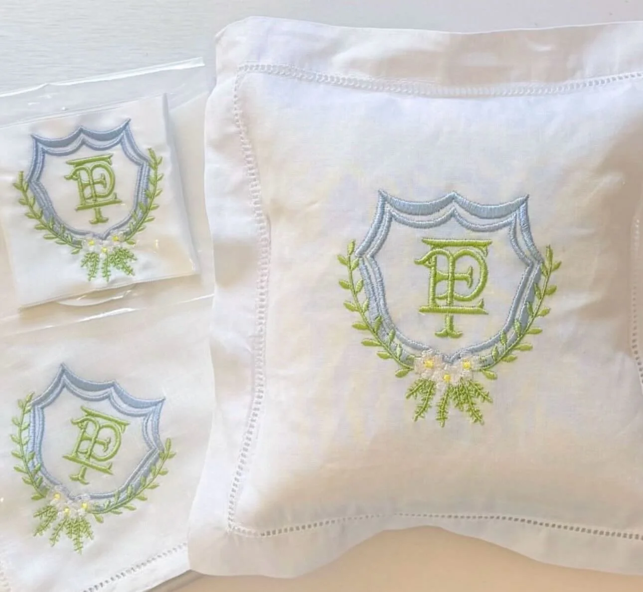 Wedding heirlooms.
#customweddingpaper #weddingcrest #ringbearerpillow #customweddinginvitations