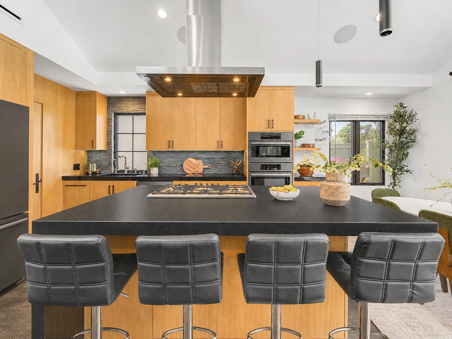5877 Cape Horn Dr06.jpg