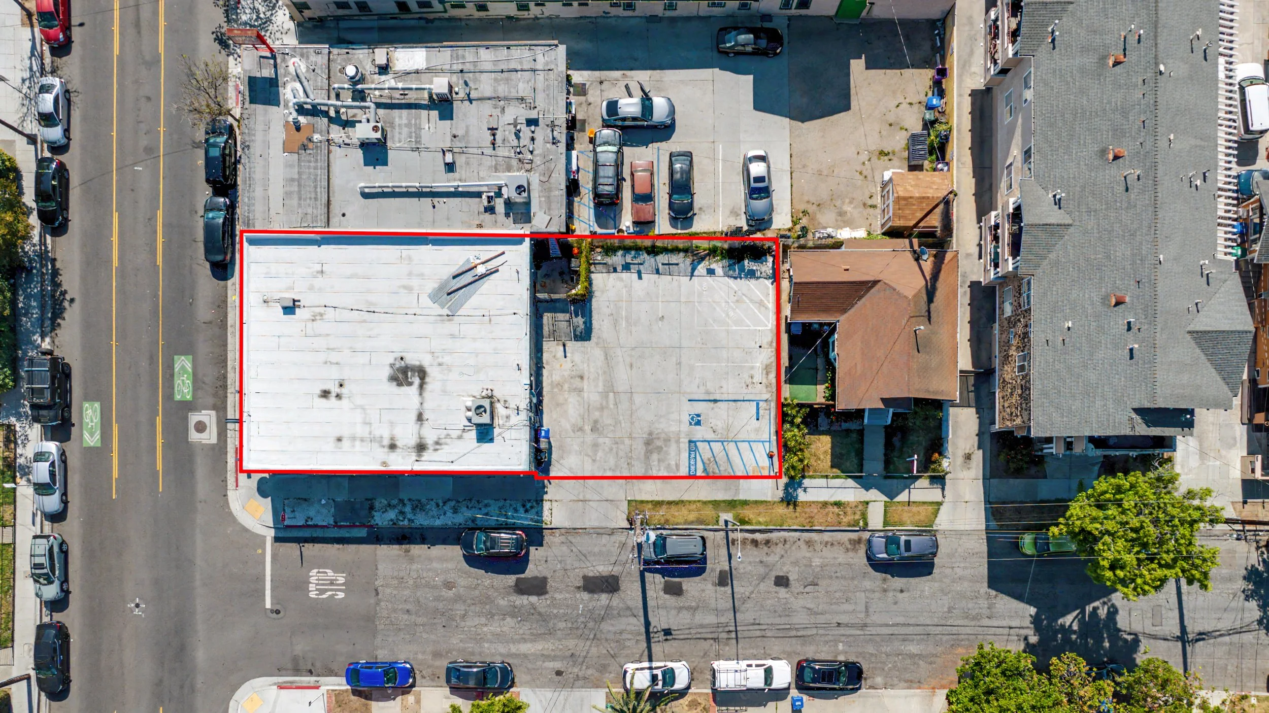 1253 E 4th St29.jpg