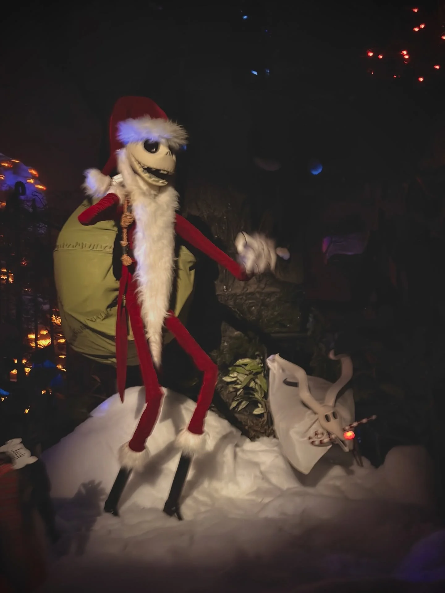 &ldquo;I&rsquo;m the master of fright, and a demon of light
And I&rsquo;ll scare you right out of your pants&rdquo; 🎃 👑 
A few snaps - some blurry, some less blurry - from Haunted Mansion Holiday at #Disneyland. But all of them are a vibe! Are you 