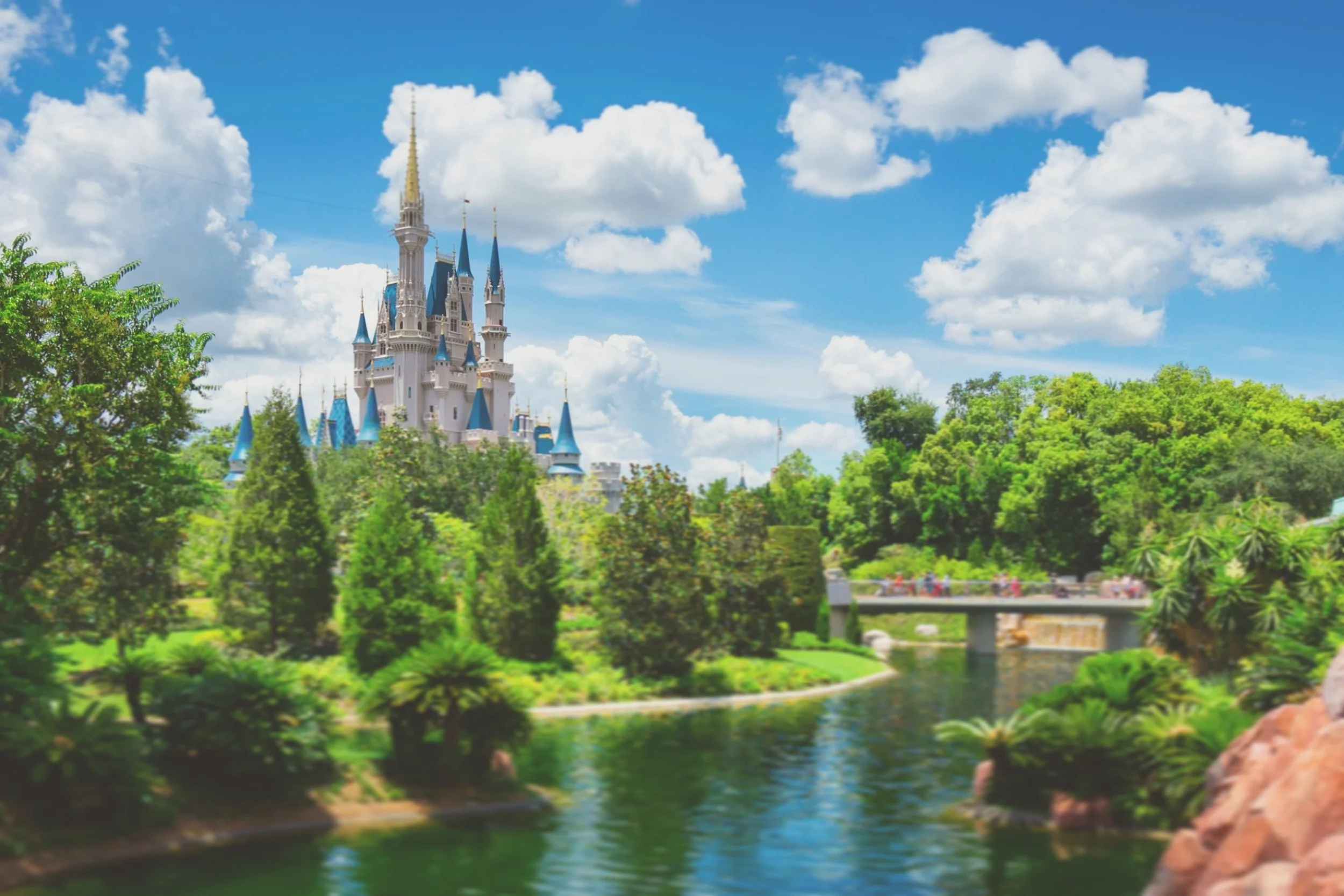 🏰 Cinderella Castle | Magic Kingdom
Sony a7 iv // ISO 100, 16mm, f/5.6, 1/1600s