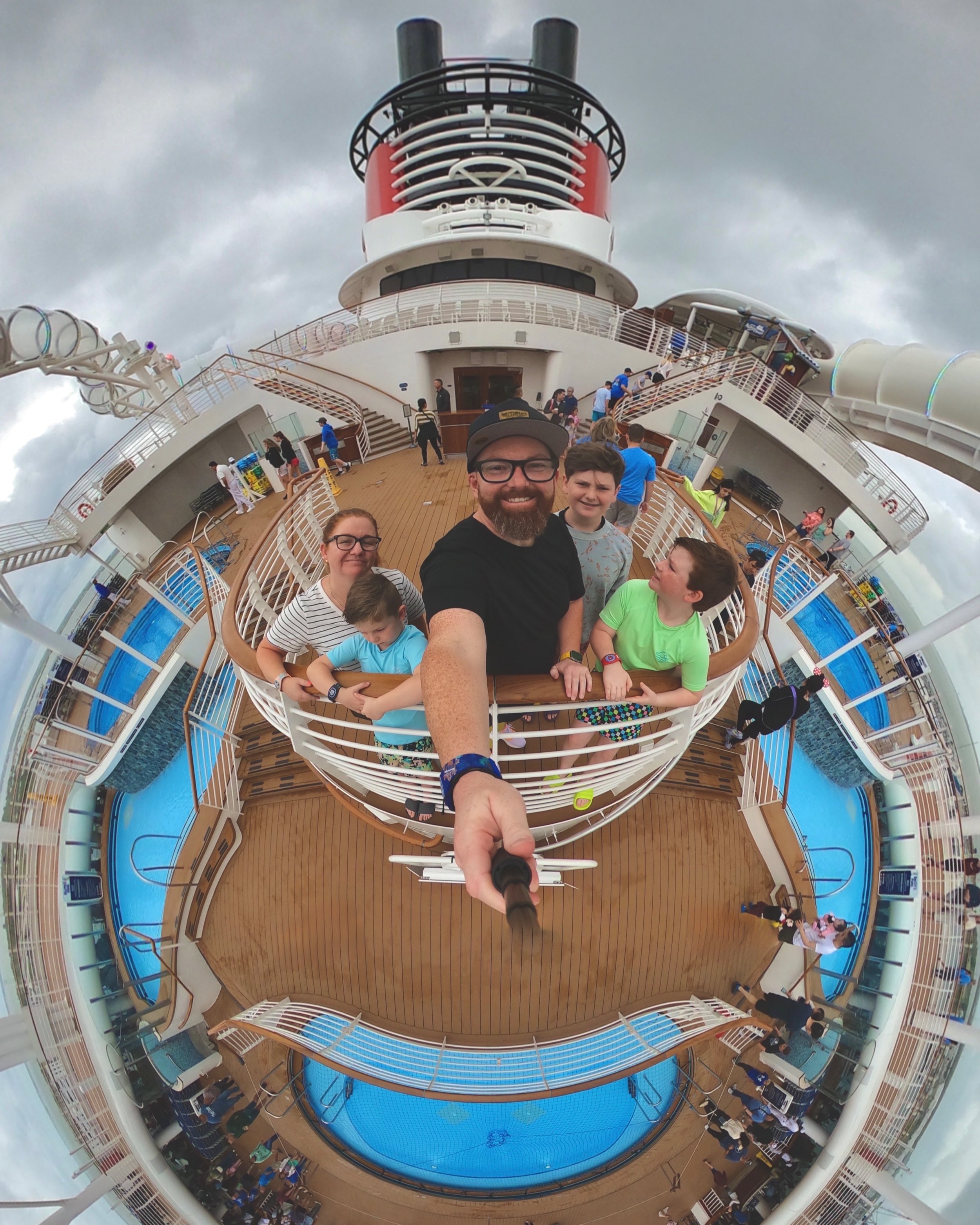 {loc:} &ldquo;DISNEY WISH >> @disneycruiseline _&rdquo;
{shot:} &rdquo; @insta360 X4, single-lens reframe _&rdquo;
{build:} &ldquo;20240322 _&rdquo;