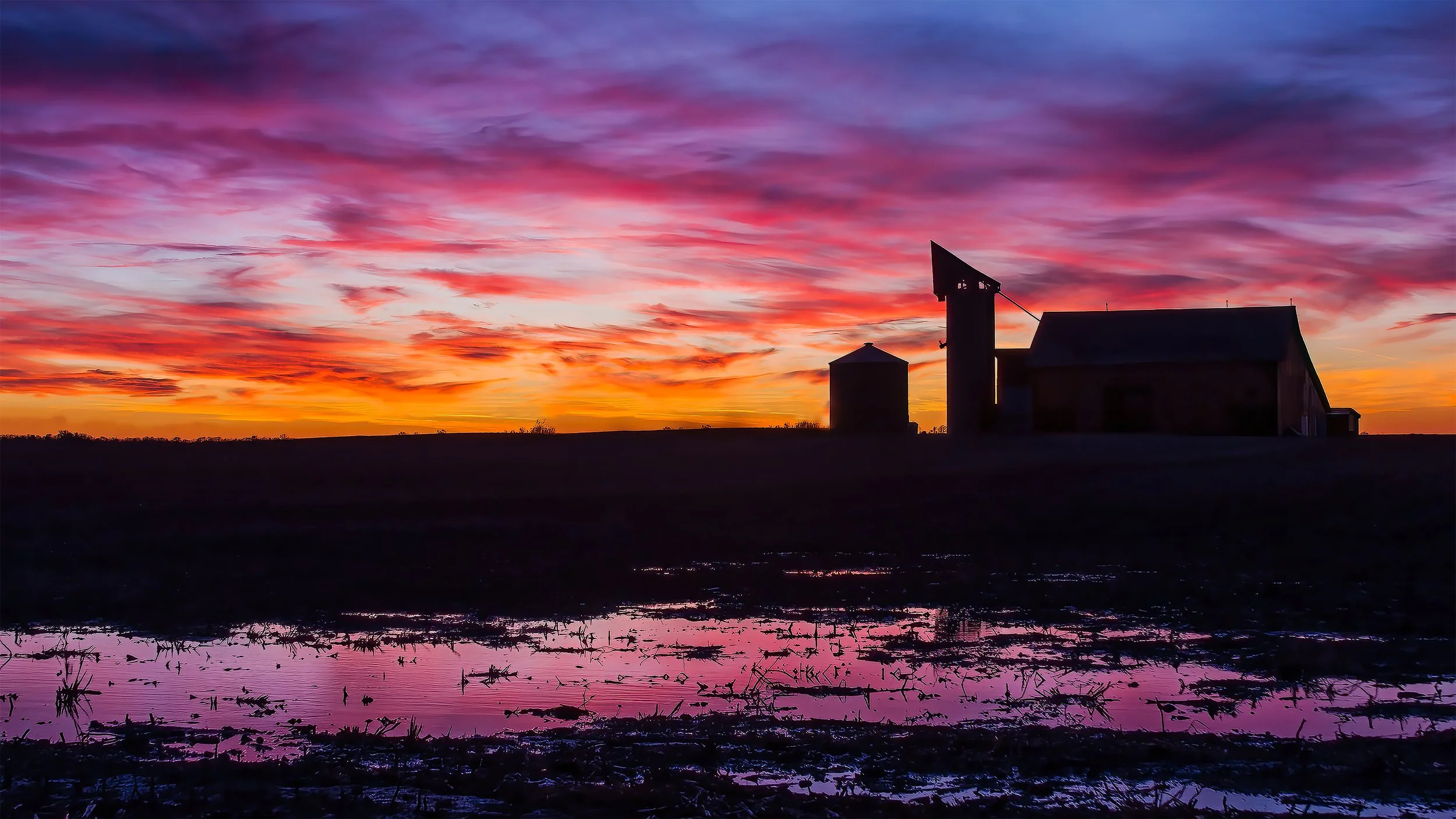 State Line Road Barn at Sunset