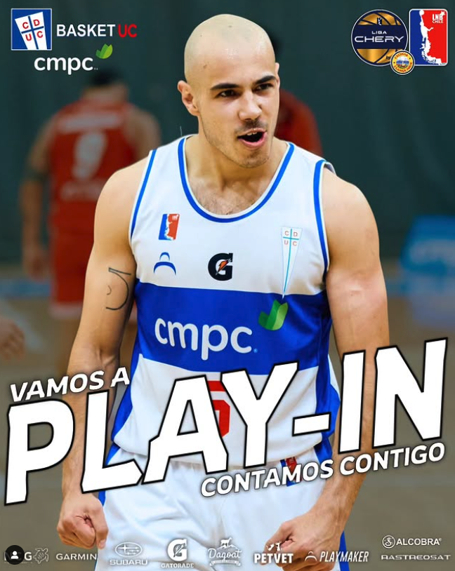Jugador de baloncesto con camiseta azul y blanca, haciendo un gesto de determinación, en un entorno de cancha, con texto promocional que dice 'Vamos a Play-In Contamos Contigo'.