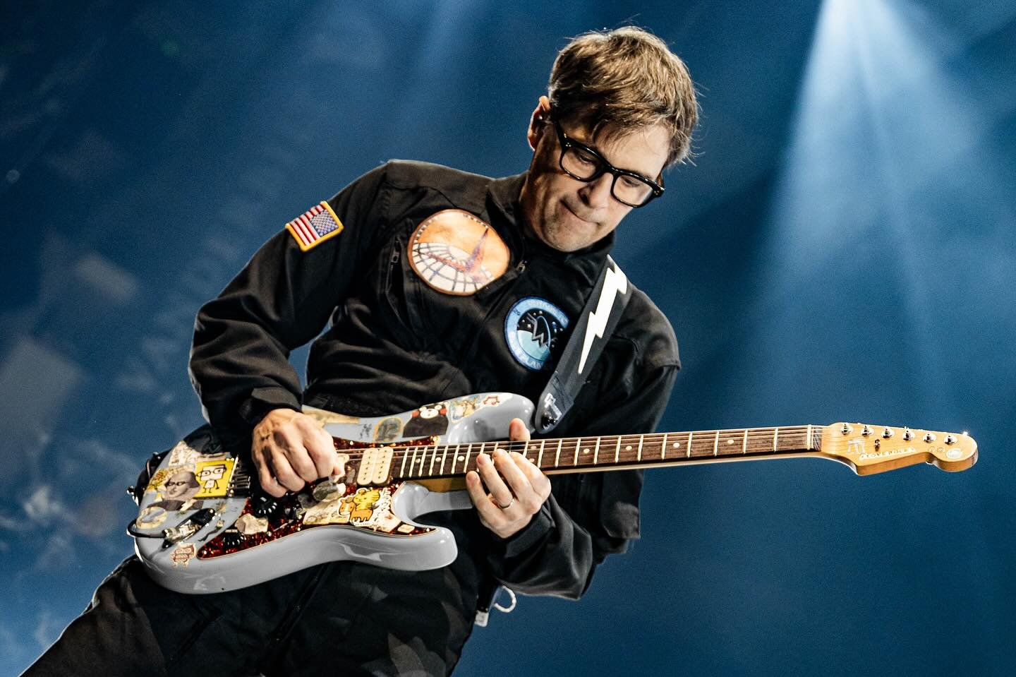 Enjoy this Weezer throwback from September at @bridgestonearenaofficial!! Still thinking about how good of a show this was 🤩♥️ Shot for @stagedhaze