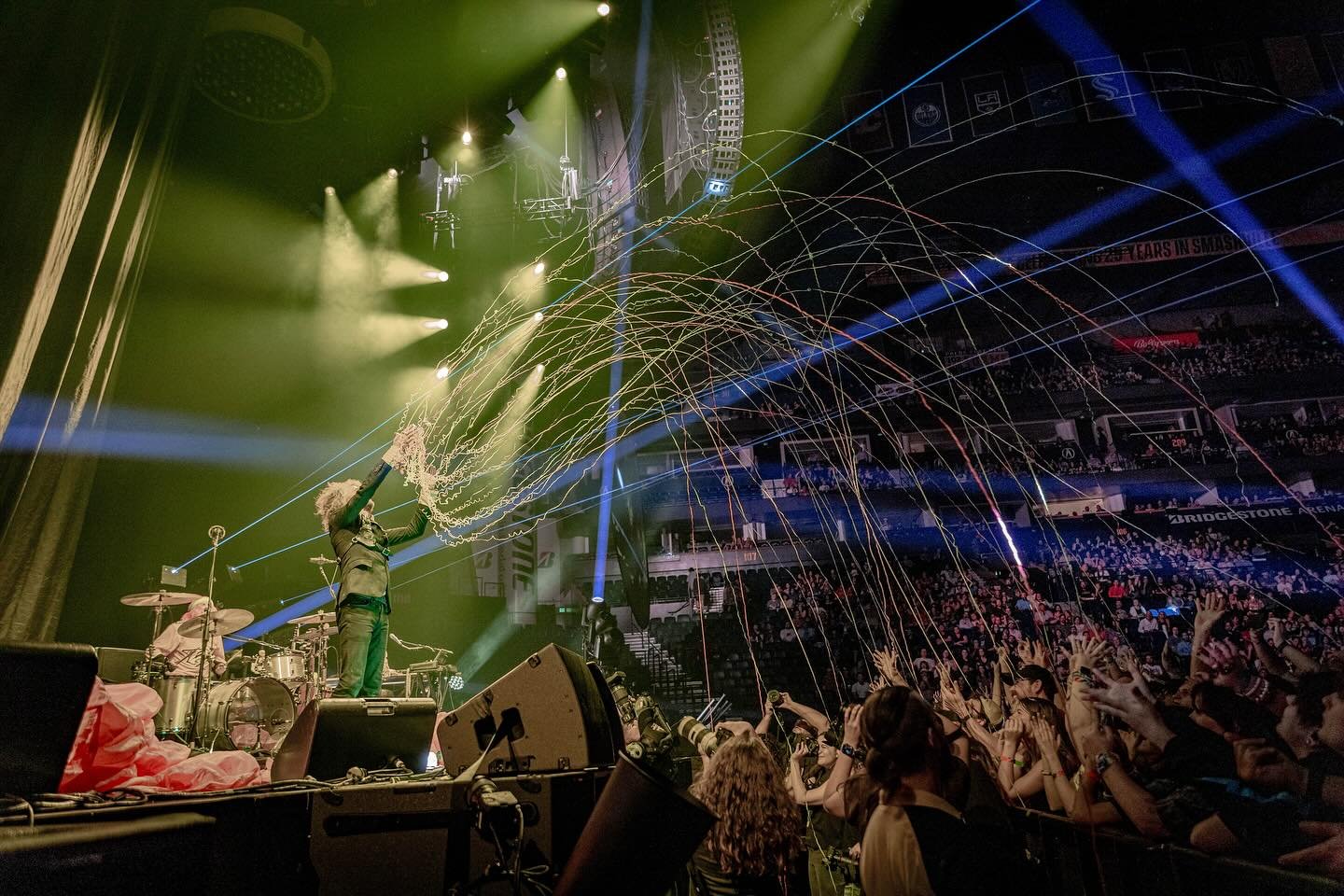 The Flaming Lips opened (alongside Dinosaur Jr – pics to come) for the @weezer show at Bridgestone in Nashville!! The only other time I saw them live was 2016..2017?? at Riot Fest in Chicago!
✨ Shot for @stagedhaze ✨