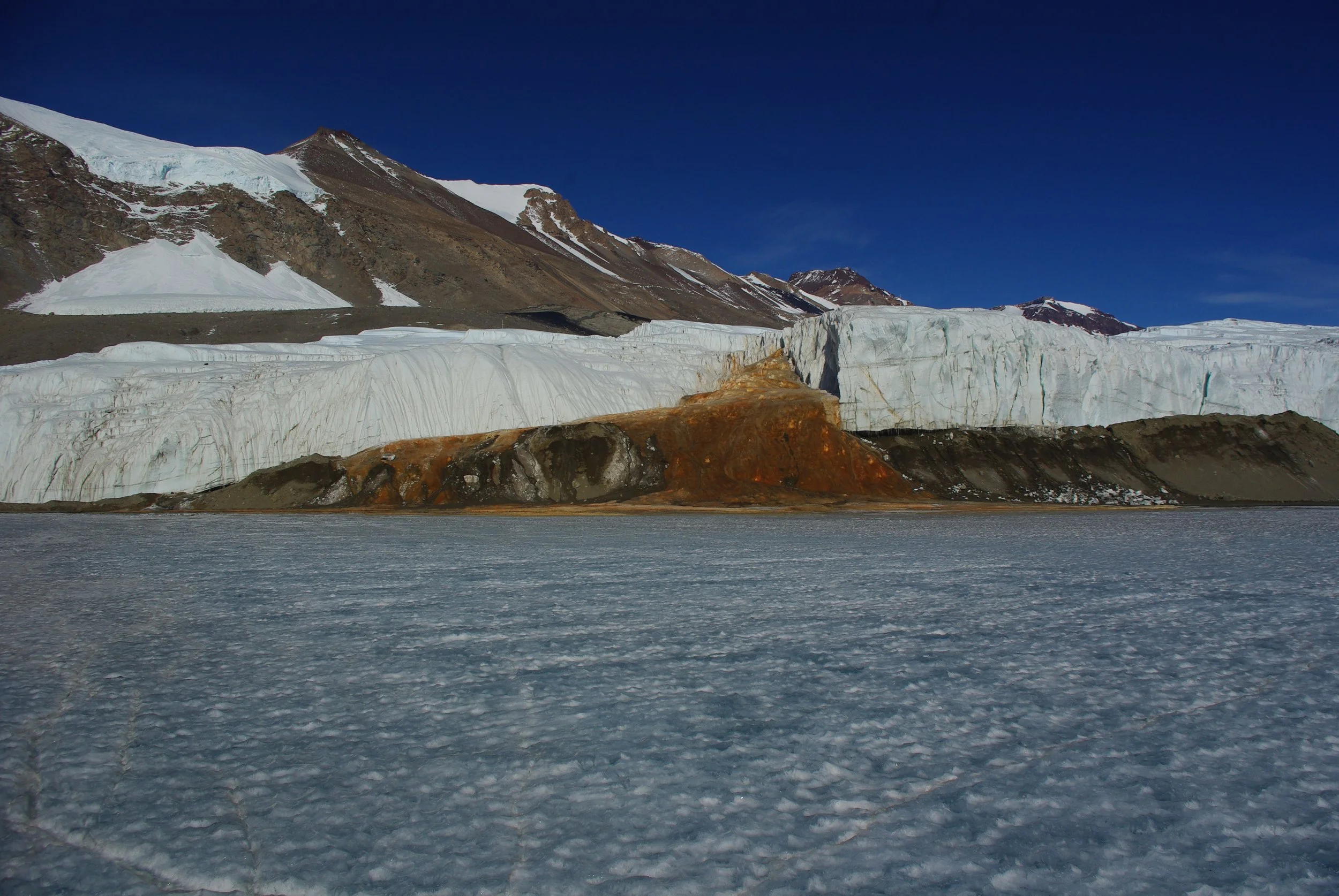 Blood Falls, Lake Bonney
